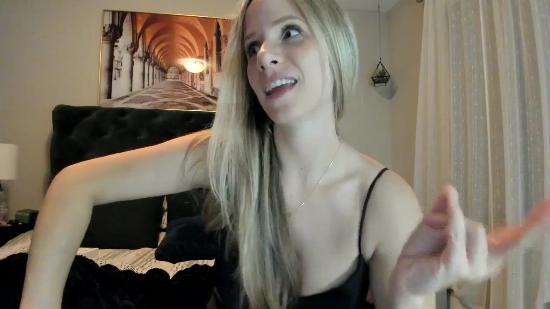 Gallery image thumbnail from Lucylux1's myfreecams stream on, 10/02/2023, 02:26 image 6 of 20
