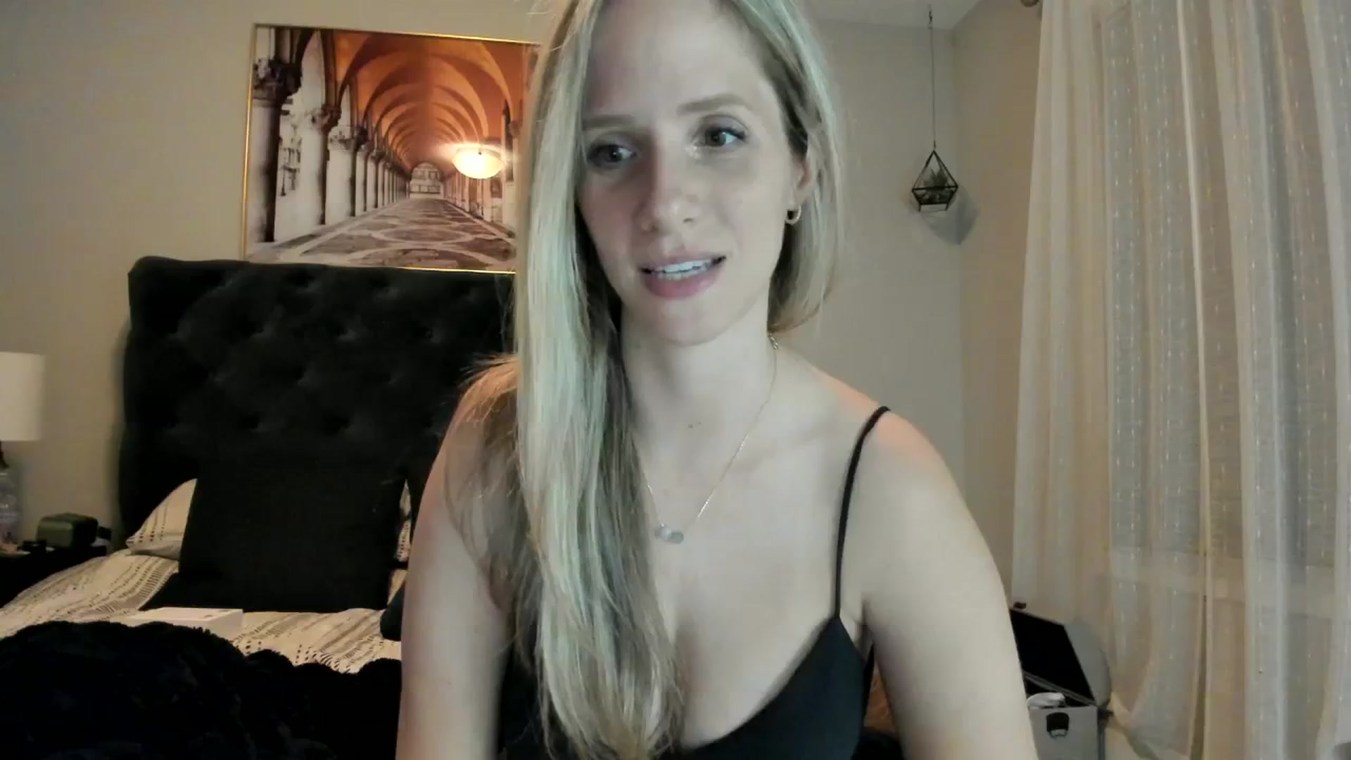 Gallery image thumbnail from Lucylux1's myfreecams stream on, 10/02/2023, 02:26 image 7 of 20