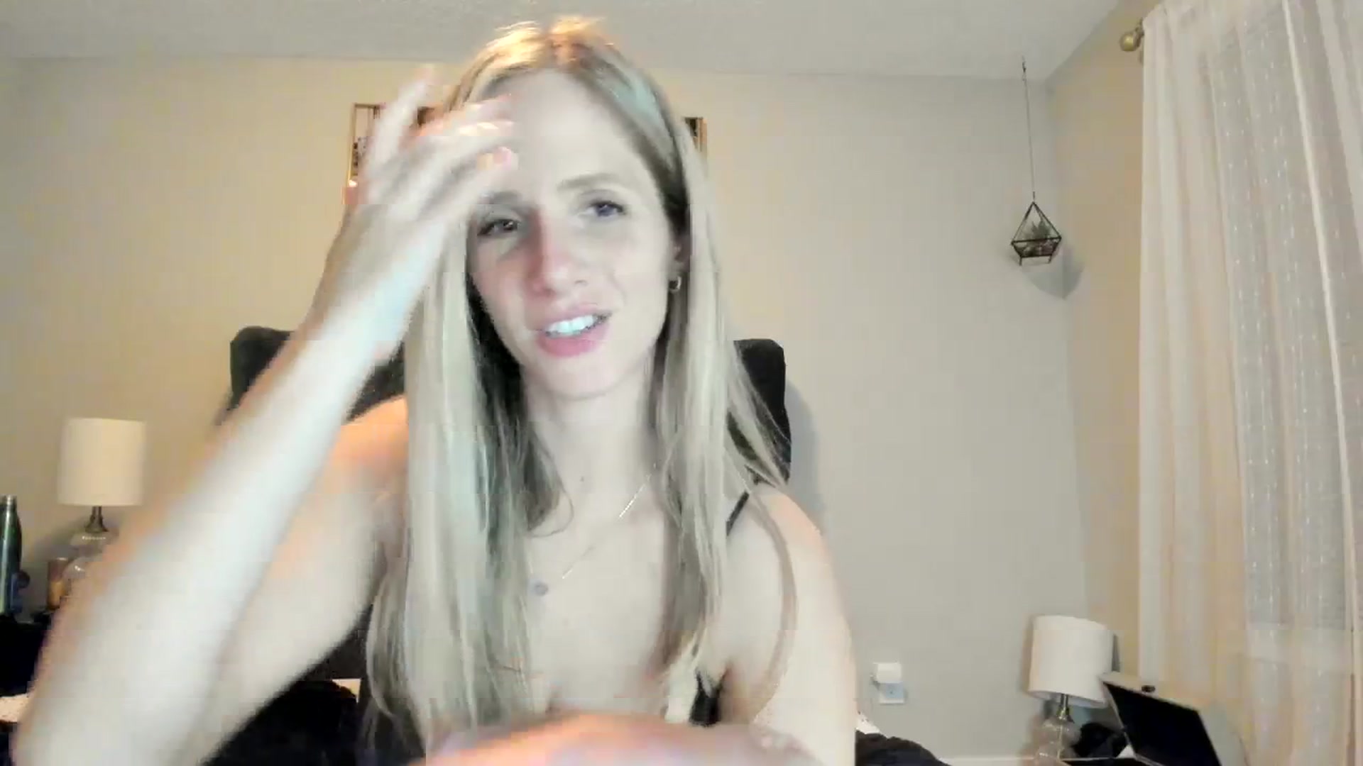 Gallery image thumbnail from Lucylux1's myfreecams stream on, 10/02/2023, 03:12 image 17 of 20