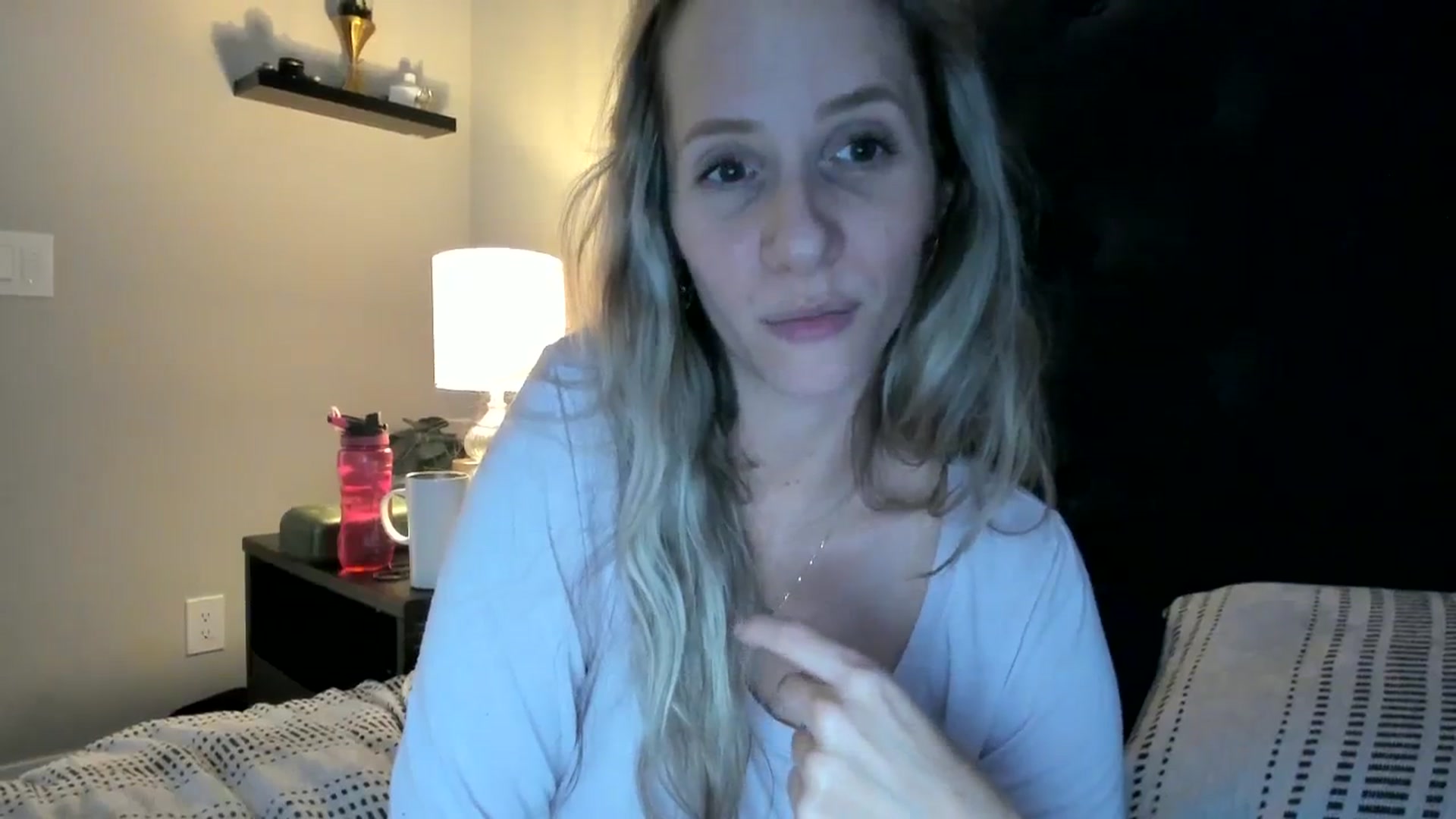 Gallery image thumbnail from Lucylux1's myfreecams stream on, 11/13/2023, 01:23 image 12 of 20