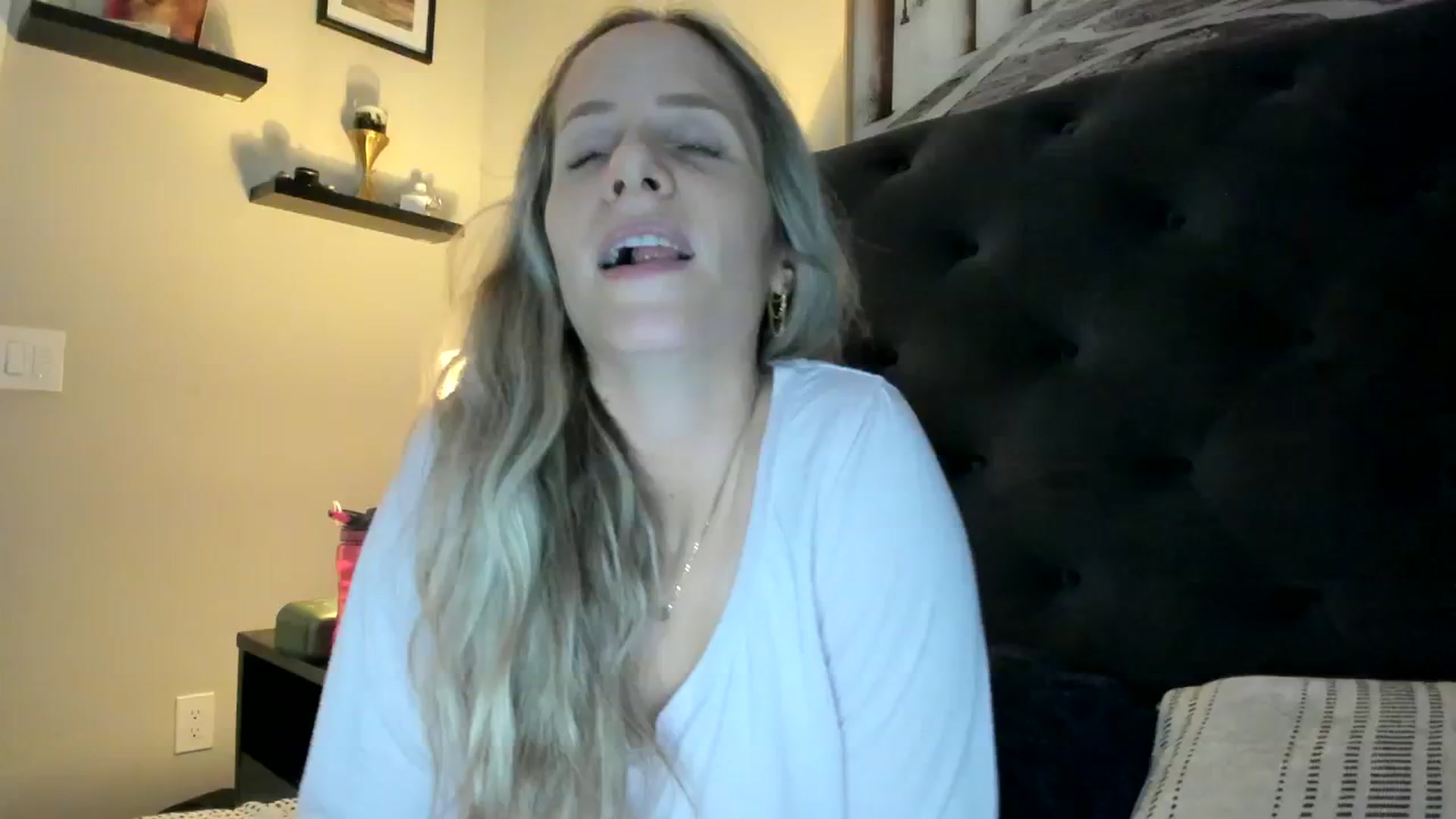 Gallery image thumbnail from Lucylux1's myfreecams stream on, 11/13/2023, 01:23 image 1 of 20