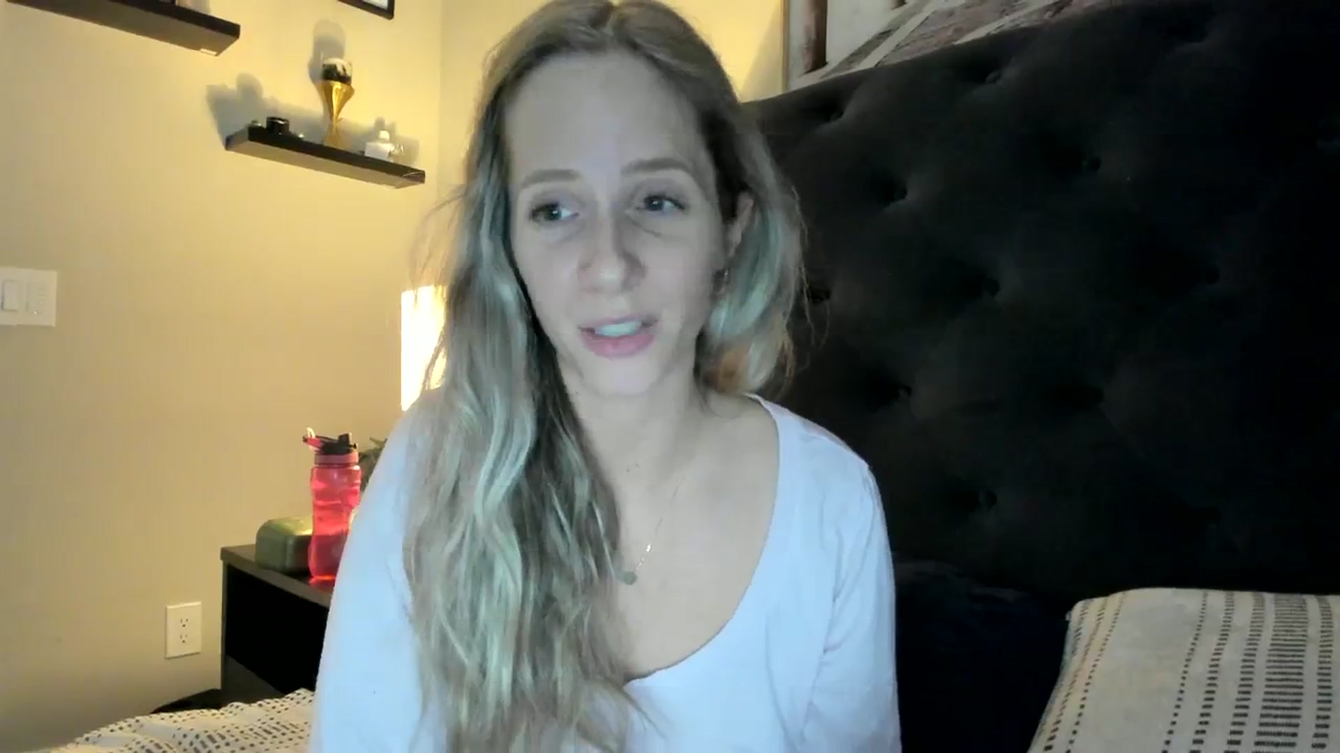 Gallery image thumbnail from Lucylux1's myfreecams stream on, 11/13/2023, 01:23 image 3 of 20