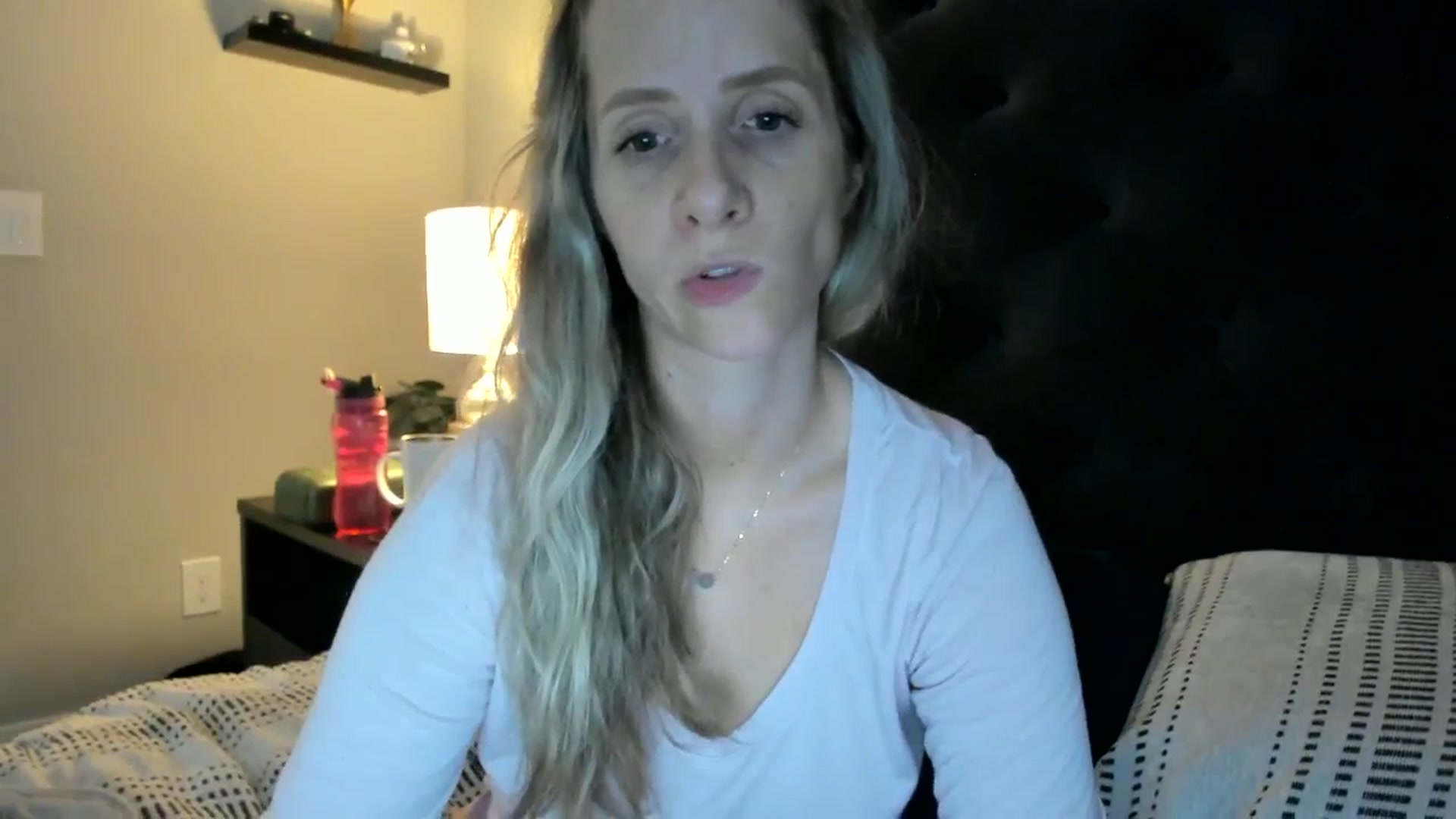 Gallery image thumbnail from Lucylux1's myfreecams stream on, 11/13/2023, 01:23 image 16 of 20