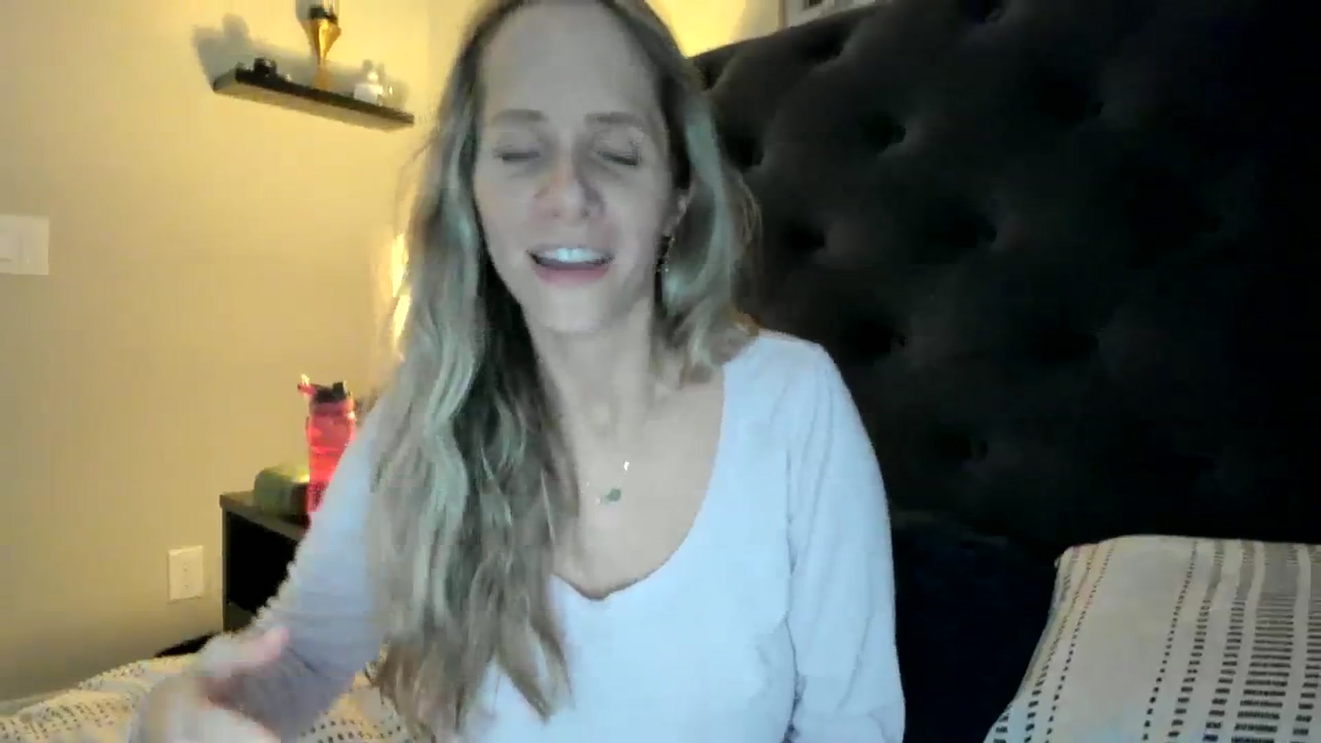 Gallery image thumbnail from Lucylux1's myfreecams stream on, 11/13/2023, 01:23 image 6 of 20