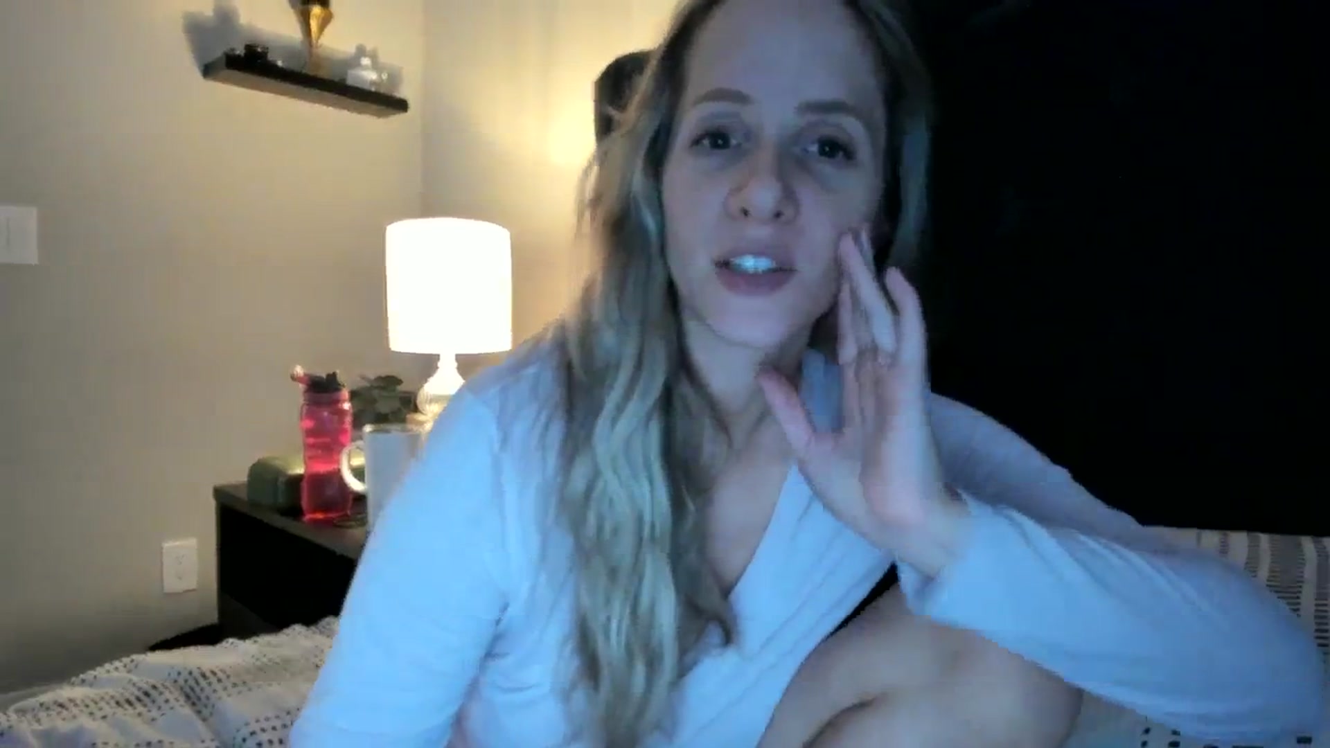 Gallery image thumbnail from Lucylux1's myfreecams stream on, 11/13/2023, 01:23 image 18 of 20