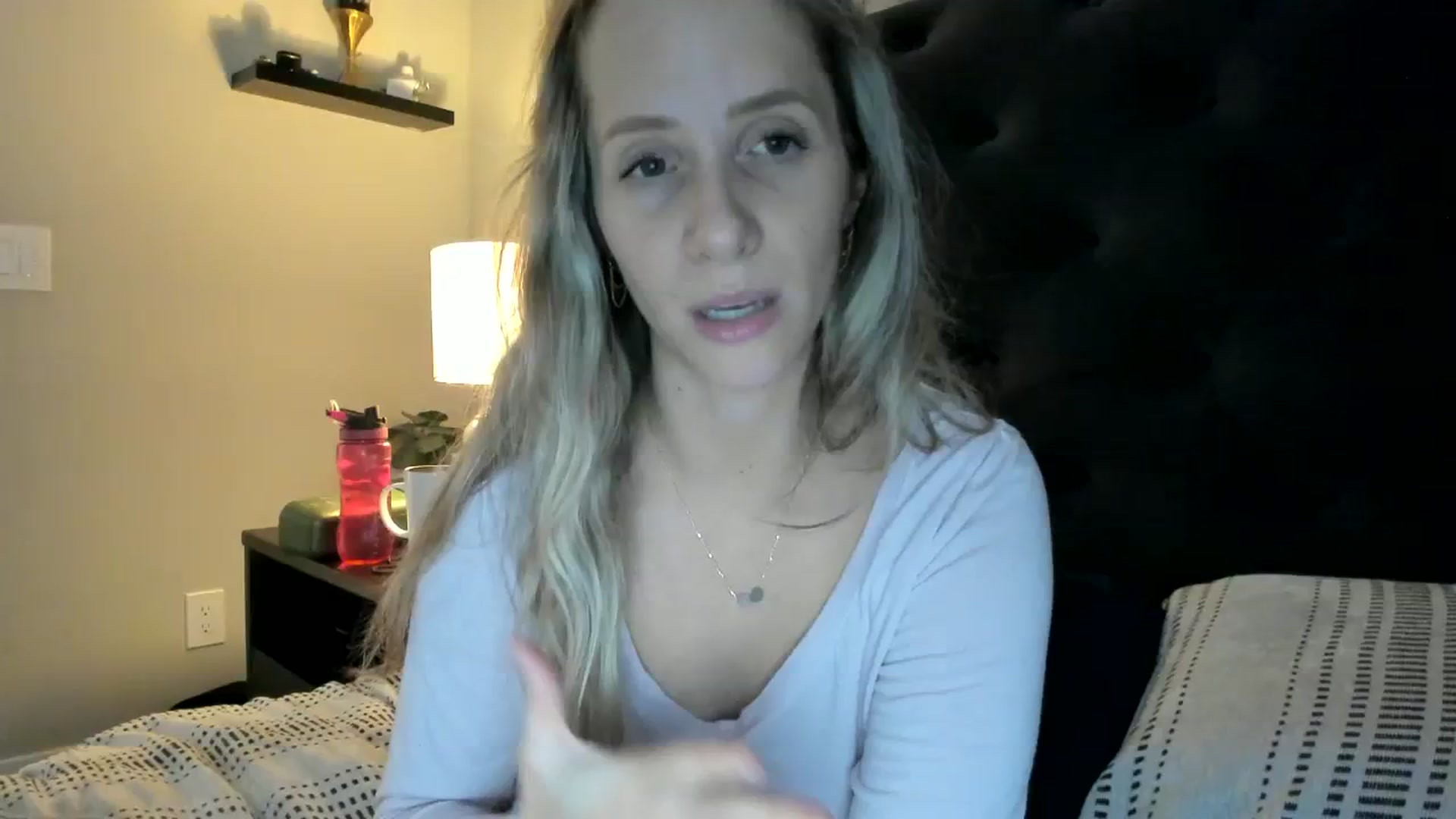 Gallery image thumbnail from Lucylux1's myfreecams stream on, 11/13/2023, 01:23 image 10 of 20