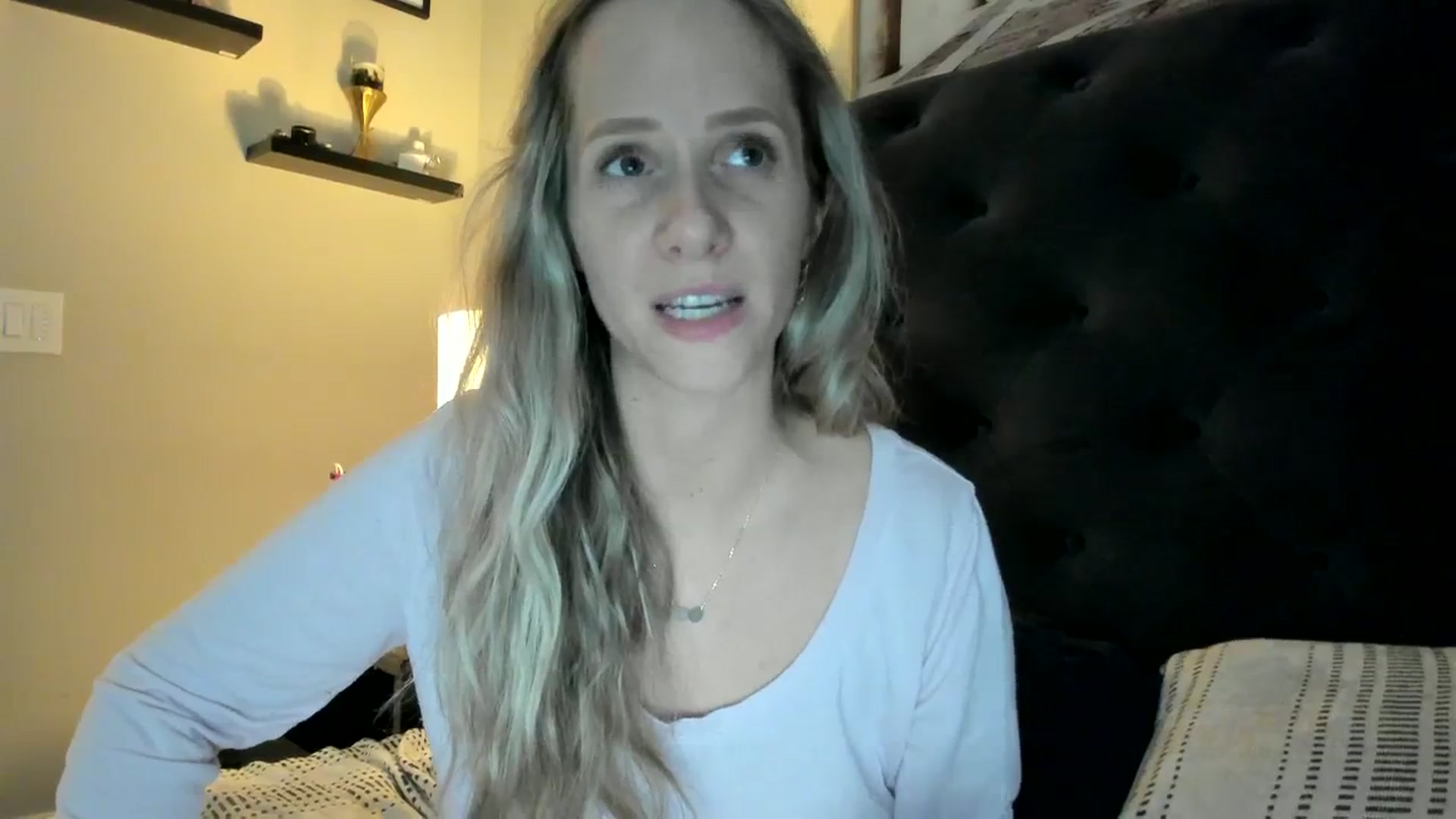 Gallery image thumbnail from Lucylux1's myfreecams stream on, 11/13/2023, 01:23 image 5 of 20