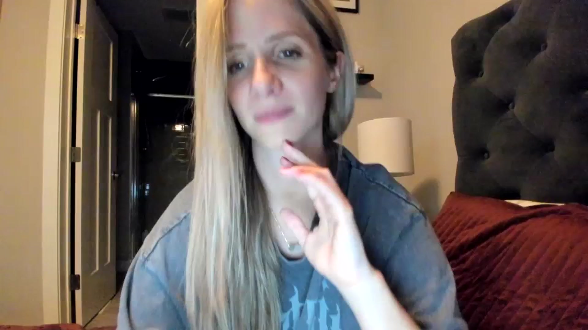 Gallery image thumbnail from Lucylux1's myfreecams stream on, 11/20/2023, 04:12 image 14 of 20