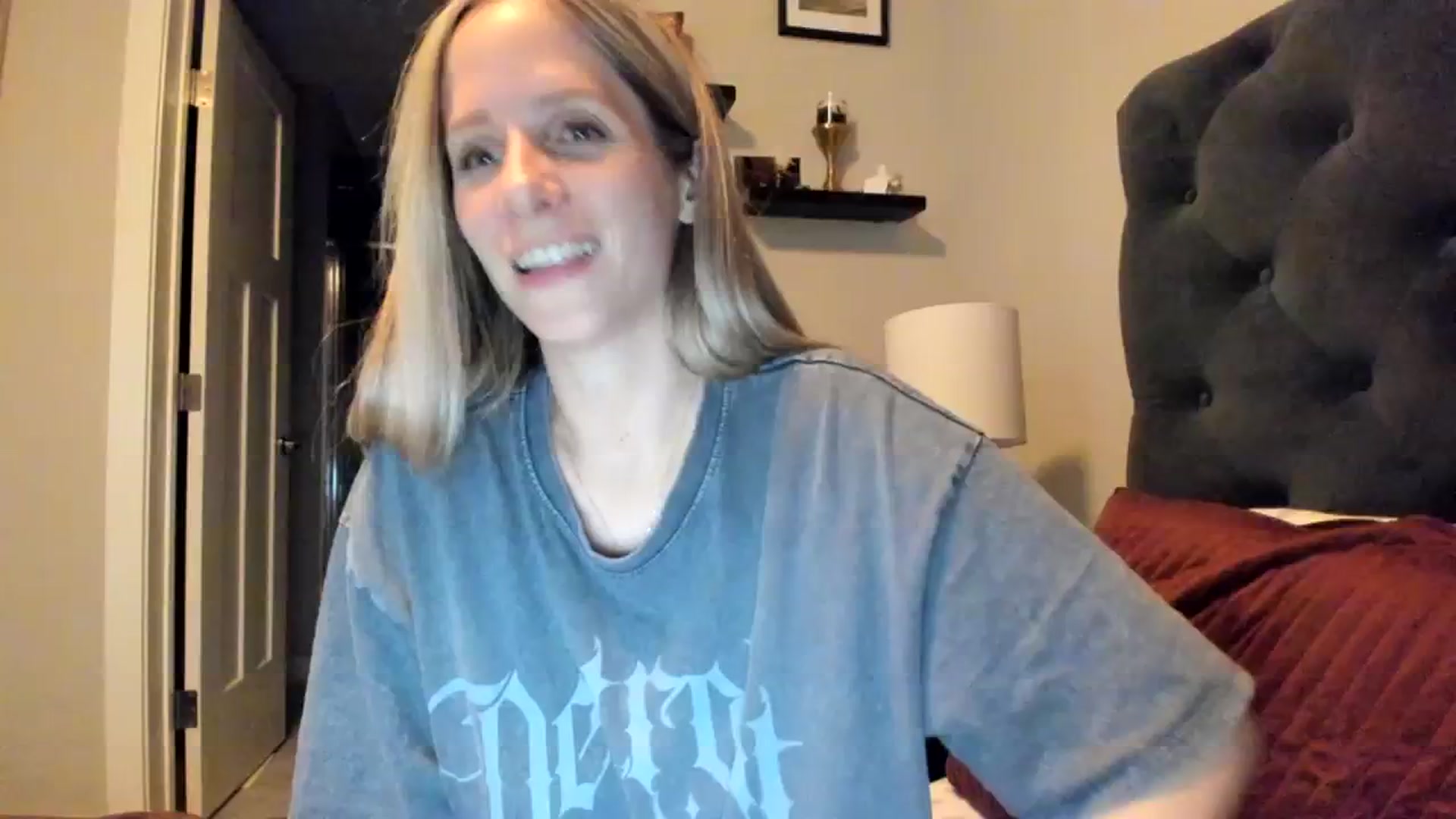 Gallery image thumbnail from Lucylux1's myfreecams stream on, 11/20/2023, 04:12 image 15 of 20