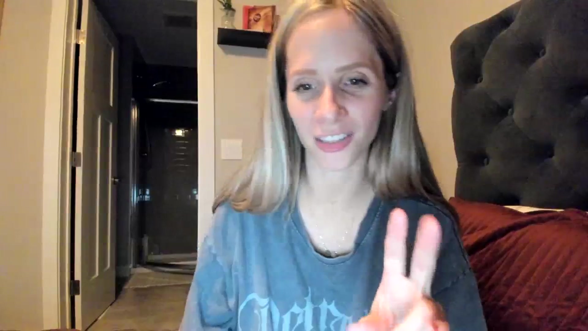 Gallery image thumbnail from Lucylux1's myfreecams stream on, 11/20/2023, 04:12 image 16 of 20