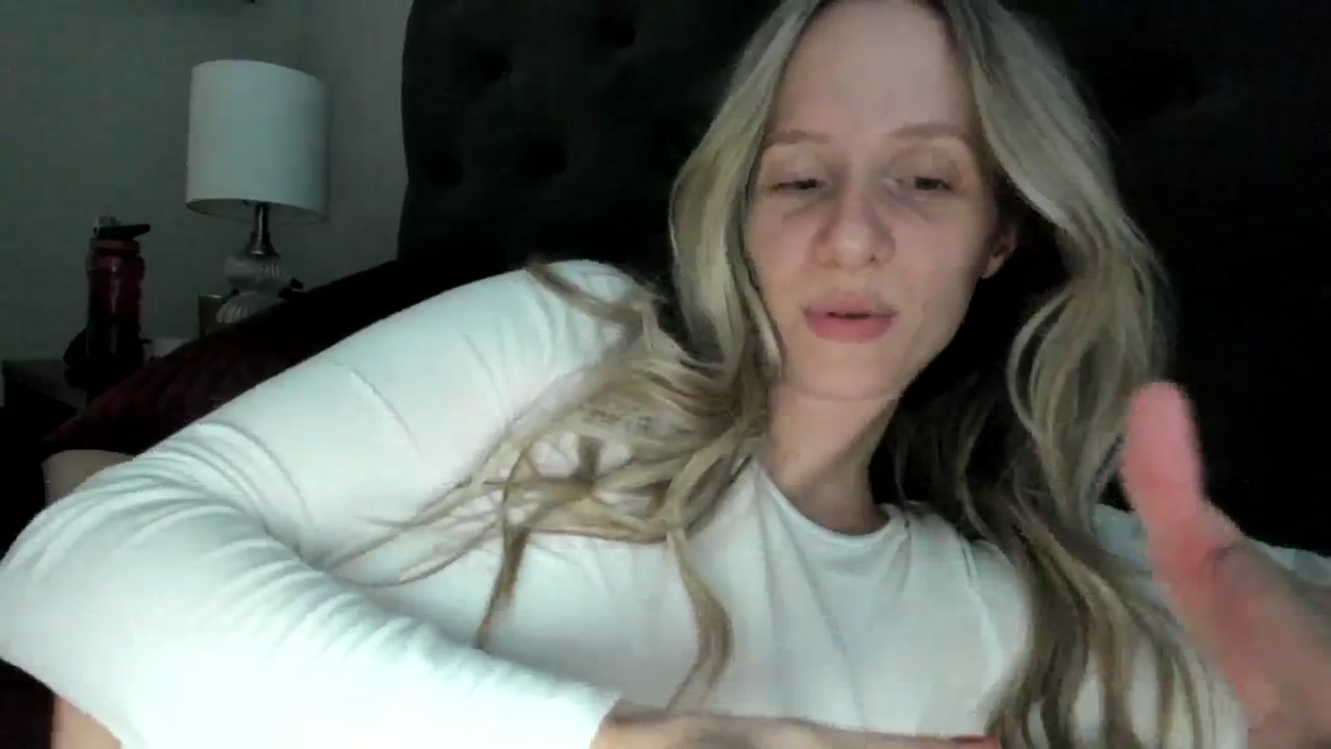 Gallery image thumbnail from Lucylux1's myfreecams stream on, 11/22/2023, 03:55 image 6 of 20