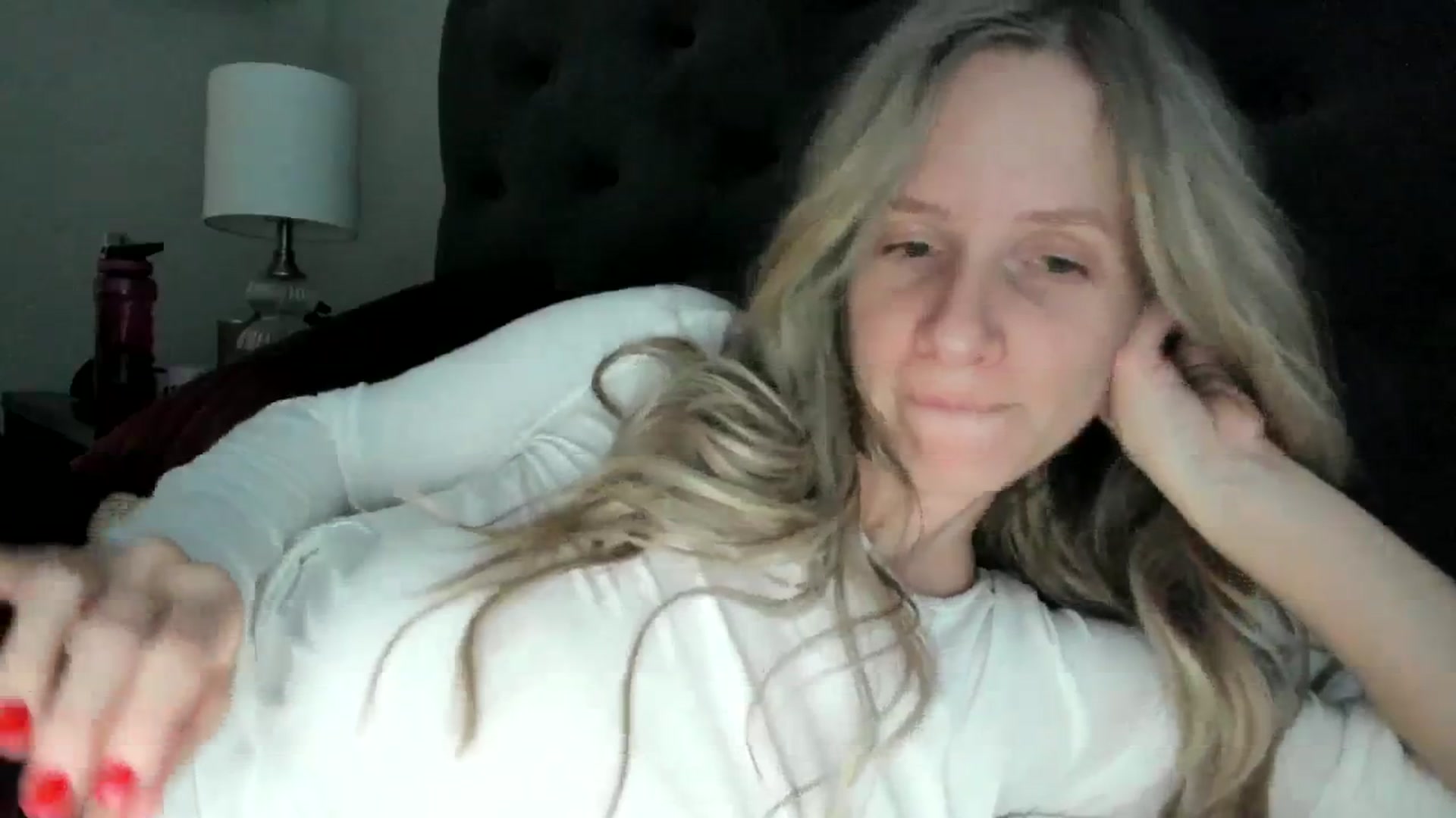 Gallery image thumbnail from Lucylux1's myfreecams stream on, 11/22/2023, 03:55 image 8 of 20