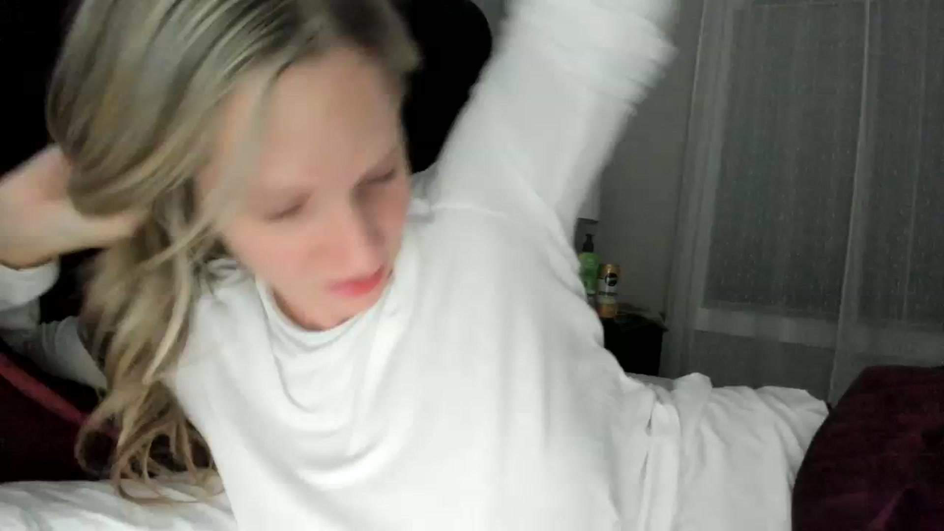Gallery image thumbnail from Lucylux1's myfreecams stream on, 11/22/2023, 03:55 image 10 of 20