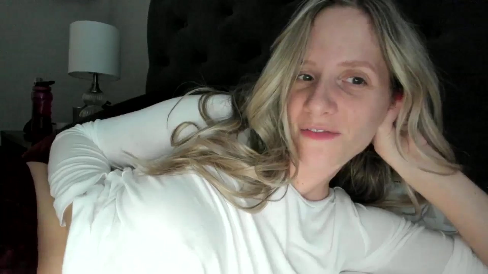 Gallery image thumbnail from Lucylux1's myfreecams stream on, 11/22/2023, 03:55 image 4 of 20