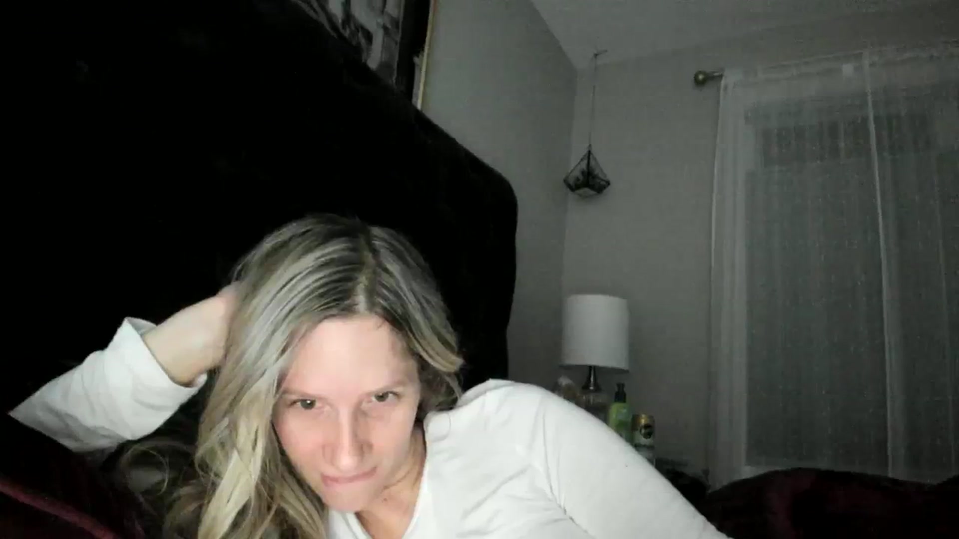 Gallery image thumbnail from Lucylux1's myfreecams stream on, 11/22/2023, 03:55 image 14 of 20