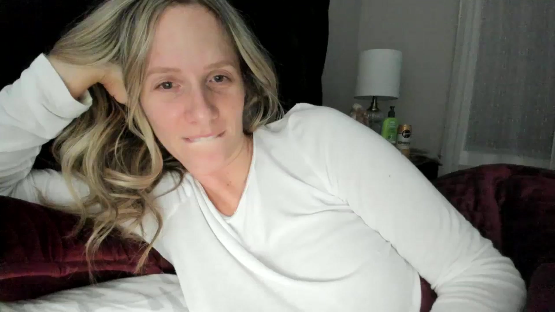 Gallery image thumbnail from Lucylux1's myfreecams stream on, 11/22/2023, 03:55 image 17 of 20