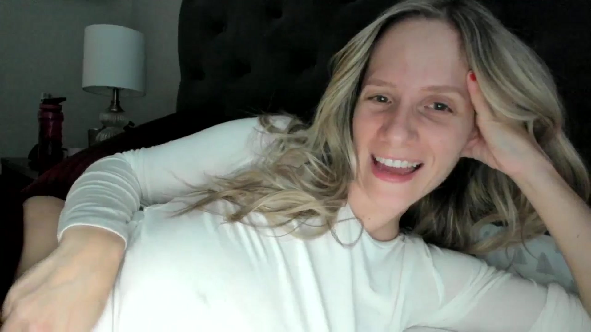 Gallery image thumbnail from Lucylux1's myfreecams stream on, 11/22/2023, 03:55 image 5 of 20