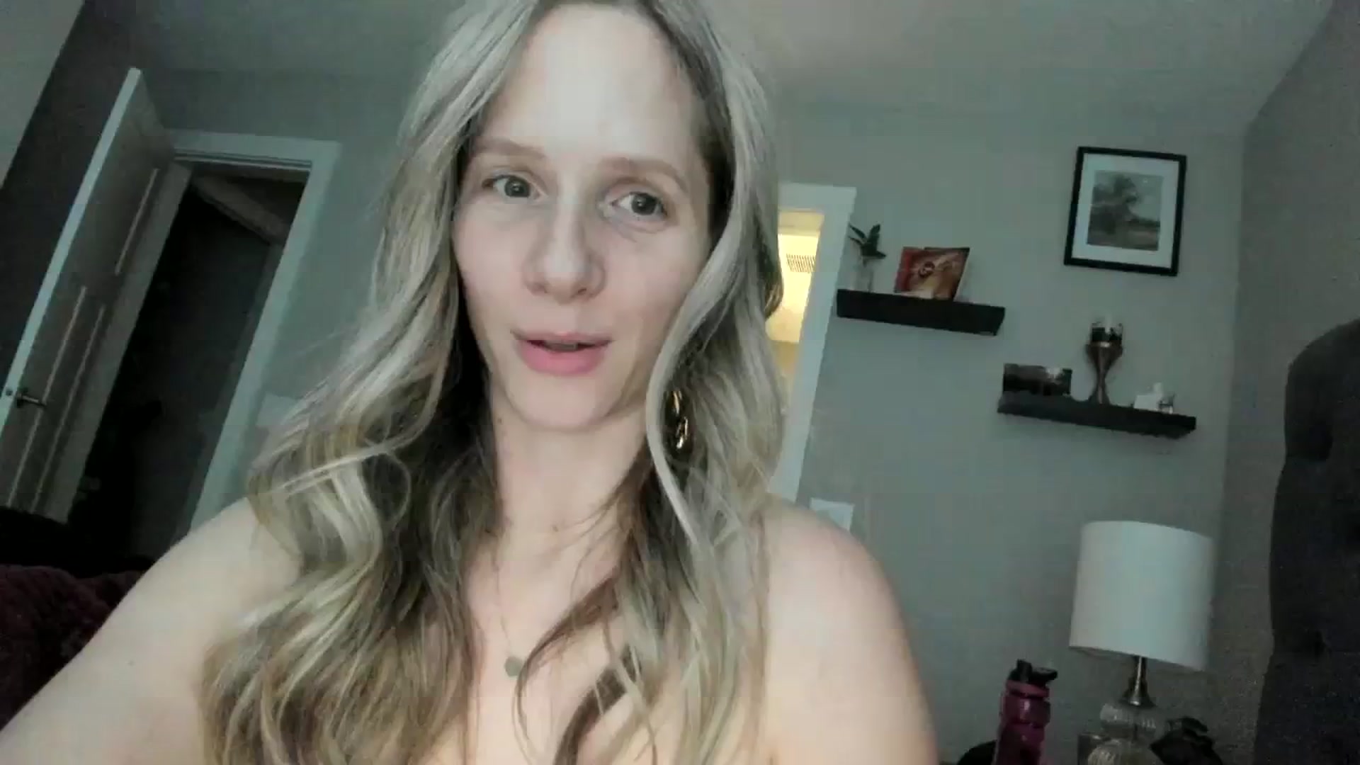 Gallery image thumbnail from Lucylux1's myfreecams stream on, 11/22/2023, 05:11 image 16 of 20