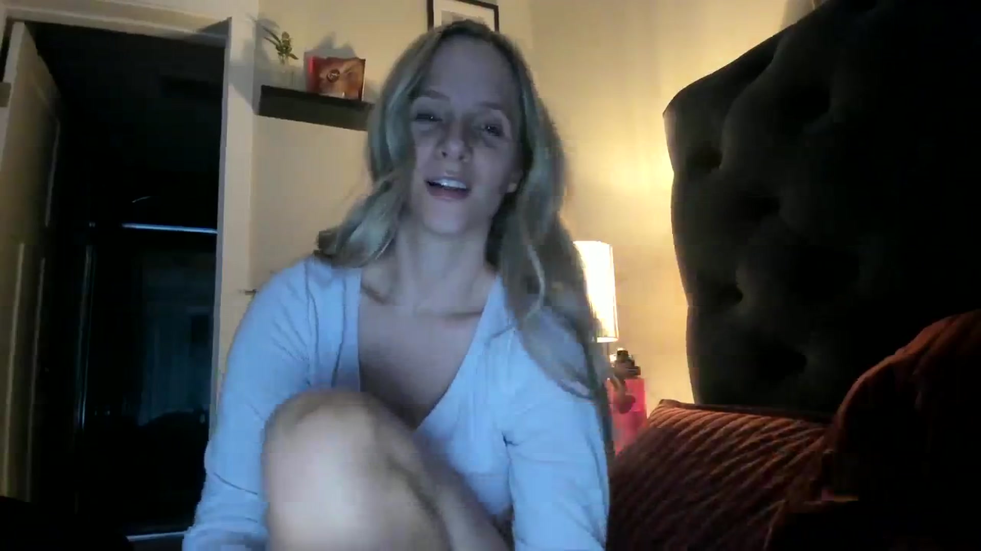 Gallery image thumbnail from Lucylux1's myfreecams stream on, 11/27/2023, 03:53 image 6 of 20