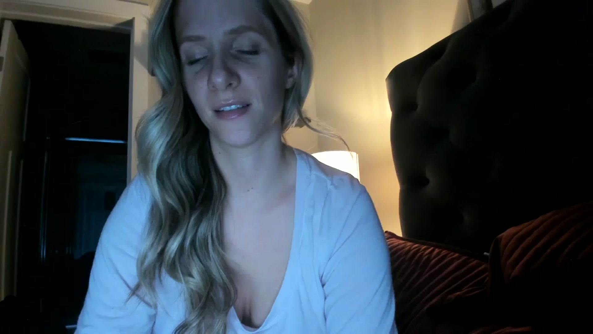 Gallery image thumbnail from Lucylux1's myfreecams stream on, 11/27/2023, 03:53 image 16 of 20