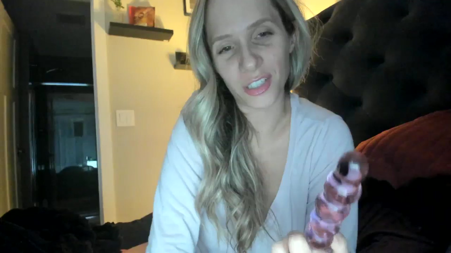 Gallery image thumbnail from Lucylux1's myfreecams stream on, 11/27/2023, 03:53 image 11 of 20