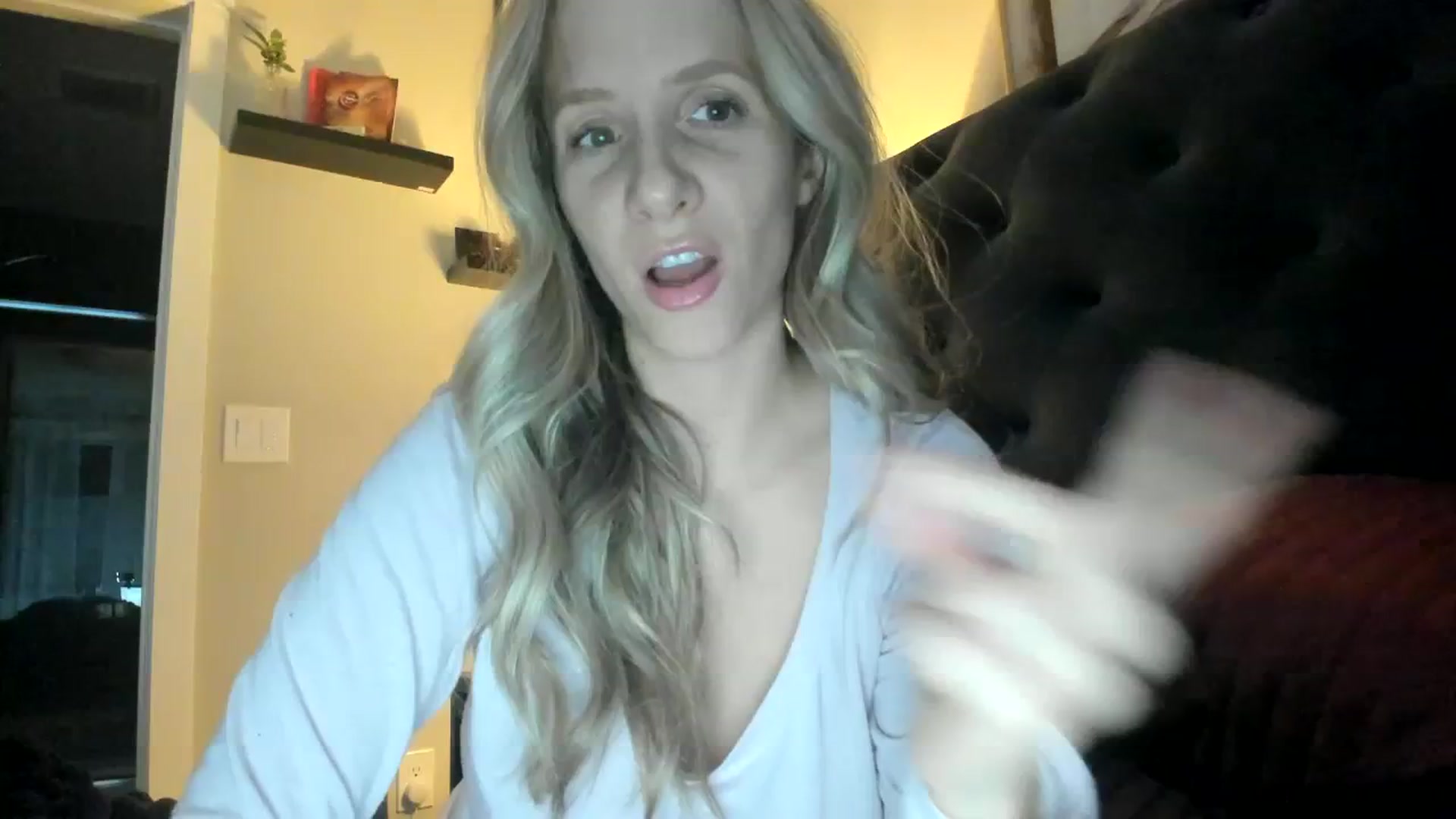 Gallery image thumbnail from Lucylux1's myfreecams stream on, 11/27/2023, 03:53 image 2 of 20