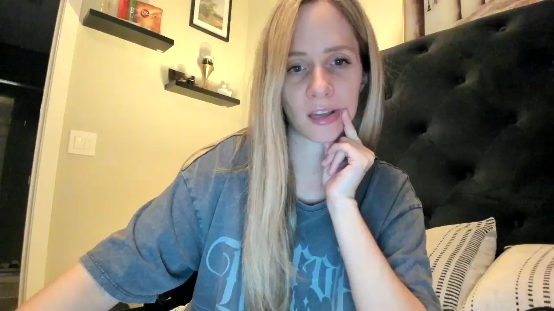 Gallery image thumbnail from Lucylux1's myfreecams stream on, 12/27/2023, 03:59 image 2 of 20