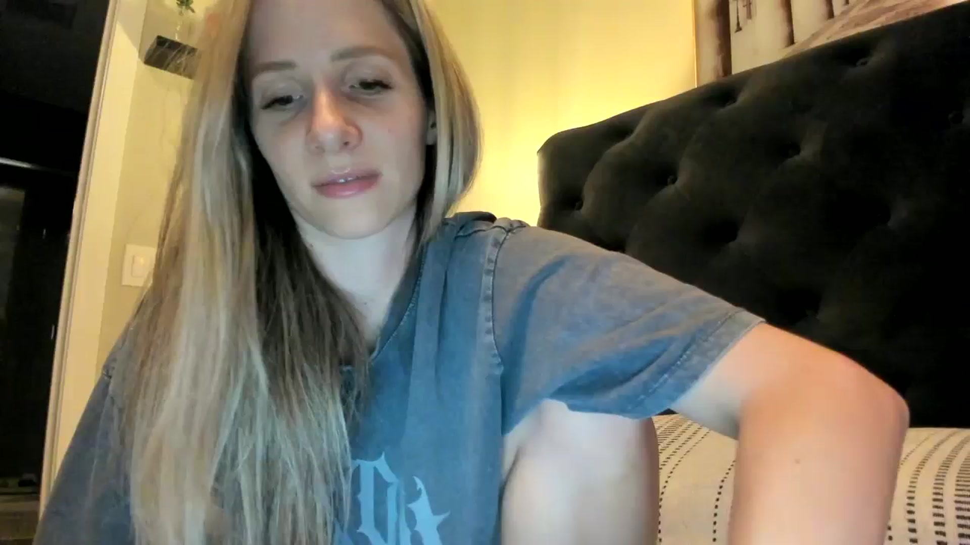 Gallery image thumbnail from Lucylux1's myfreecams stream on, 12/27/2023, 03:59 image 1 of 20