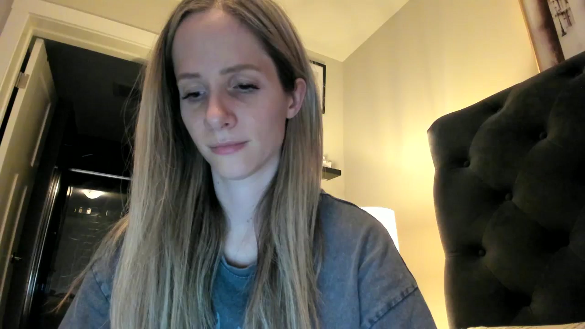 Gallery image thumbnail from Lucylux1's myfreecams stream on, 12/27/2023, 03:59 image 10 of 20
