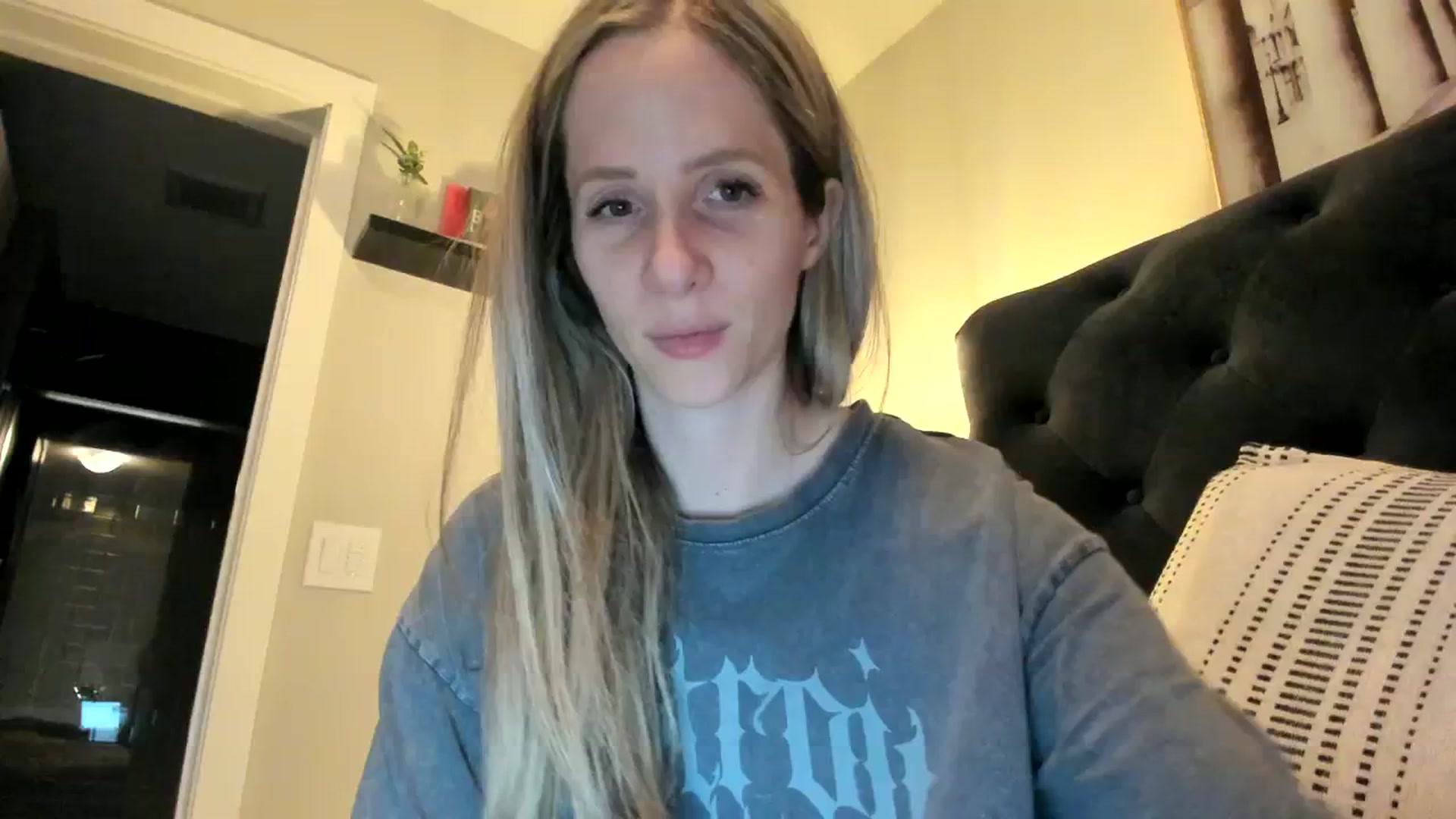 Gallery image thumbnail from Lucylux1's myfreecams stream on, 12/27/2023, 03:59 image 20 of 20