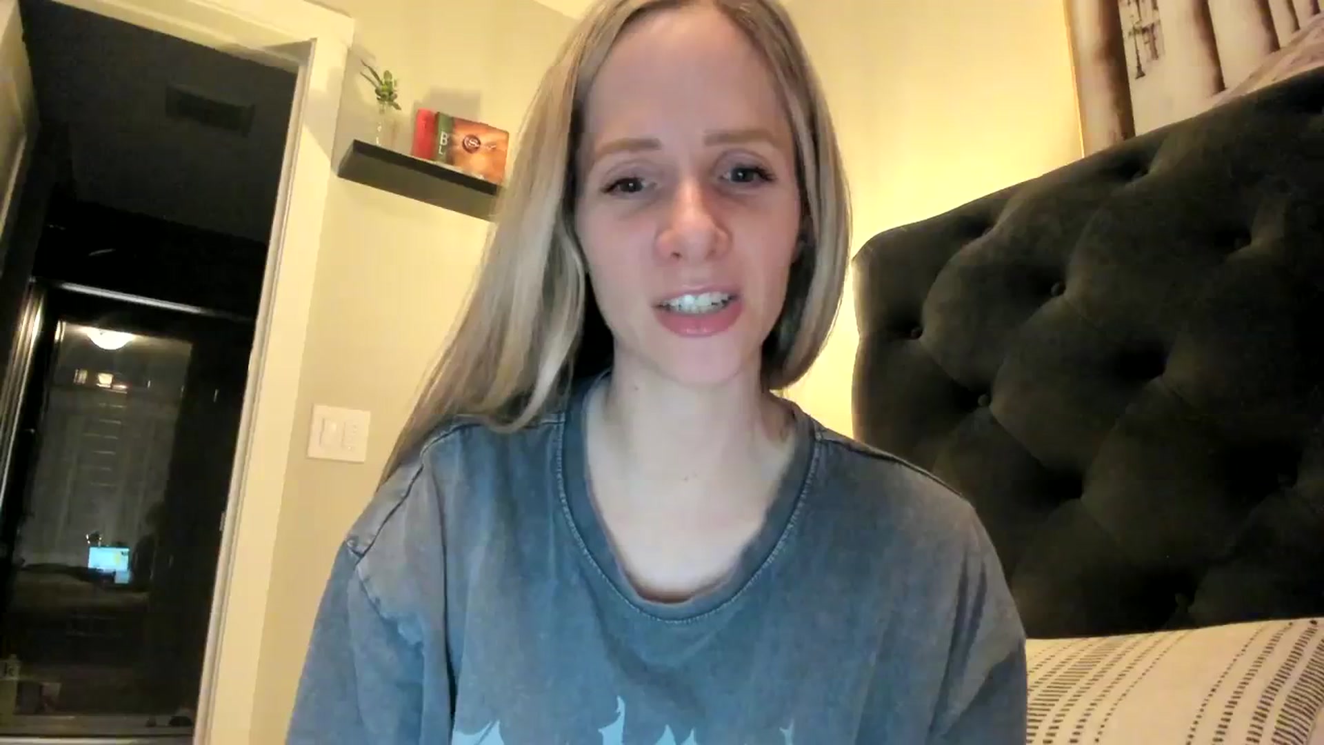 Gallery image thumbnail from Lucylux1's myfreecams stream on, 12/27/2023, 03:59 image 6 of 20