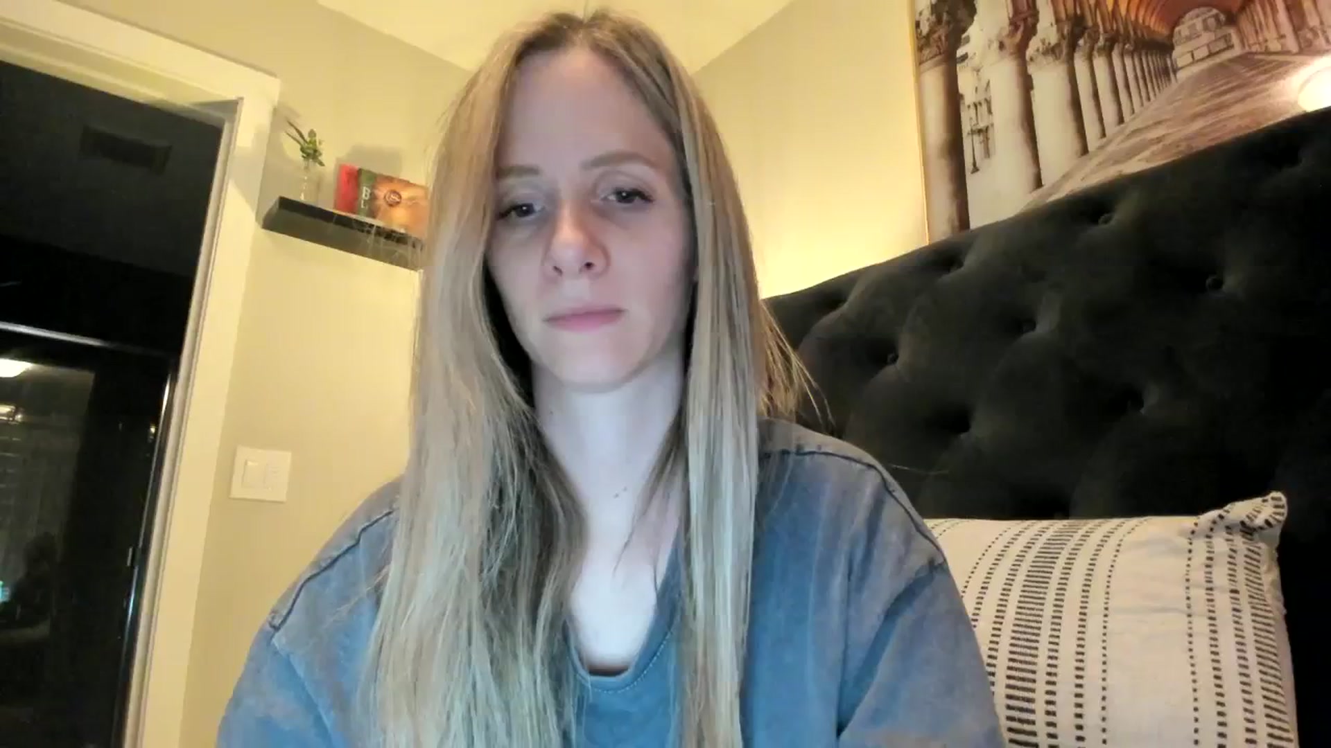 Gallery image thumbnail from Lucylux1's myfreecams stream on, 12/27/2023, 04:25 image 18 of 20