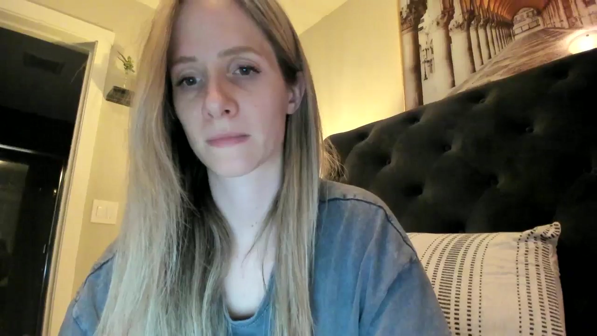 Gallery image thumbnail from Lucylux1's myfreecams stream on, 12/27/2023, 04:25 image 20 of 20