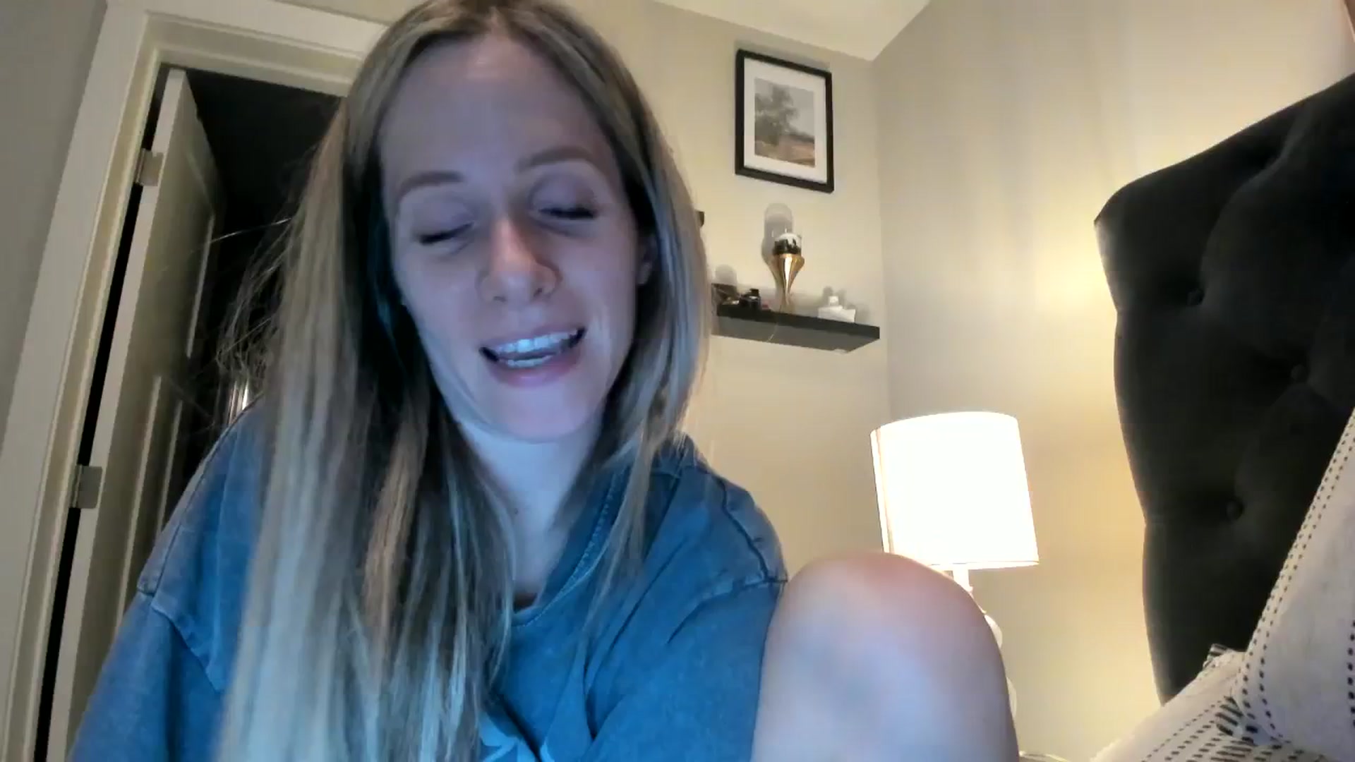 Gallery image thumbnail from Lucylux1's myfreecams stream on, 12/27/2023, 04:25 image 2 of 20