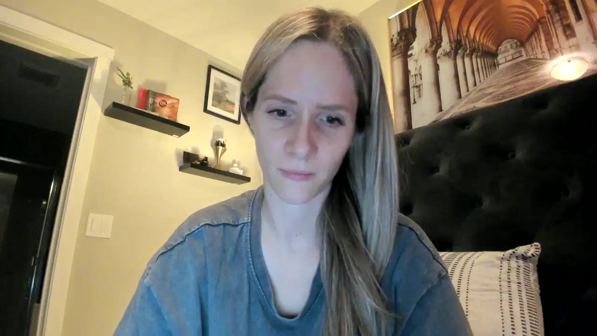 Gallery image thumbnail from Lucylux1's myfreecams stream on, 12/27/2023, 04:25 image 14 of 20
