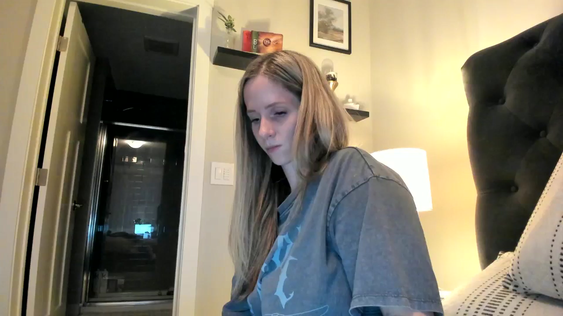 Gallery image thumbnail from Lucylux1's myfreecams stream on, 12/27/2023, 04:25 image 6 of 20
