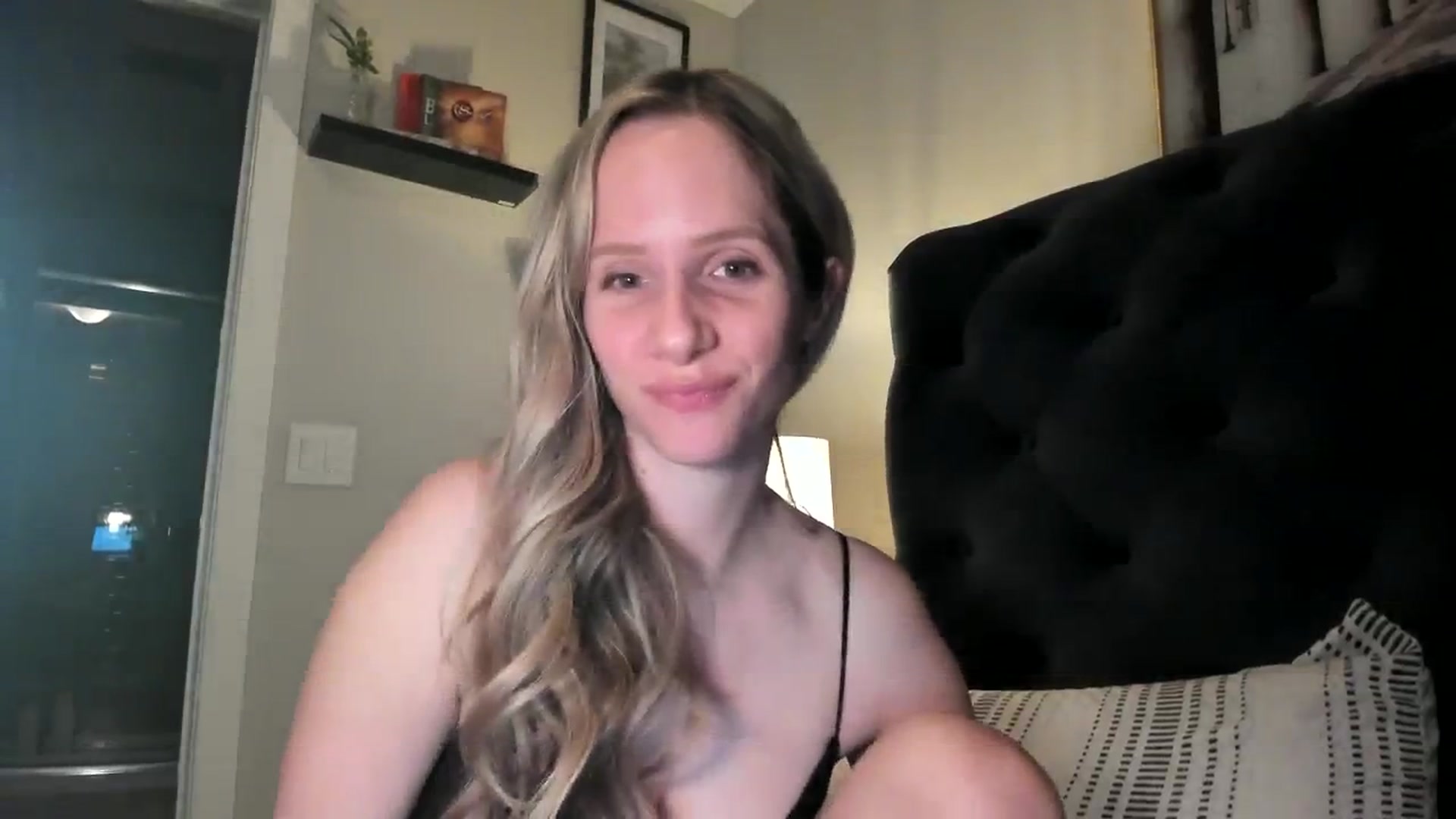 Gallery image thumbnail from Lucylux1's myfreecams stream on, 01/08/2024, 03:46 image 10 of 20