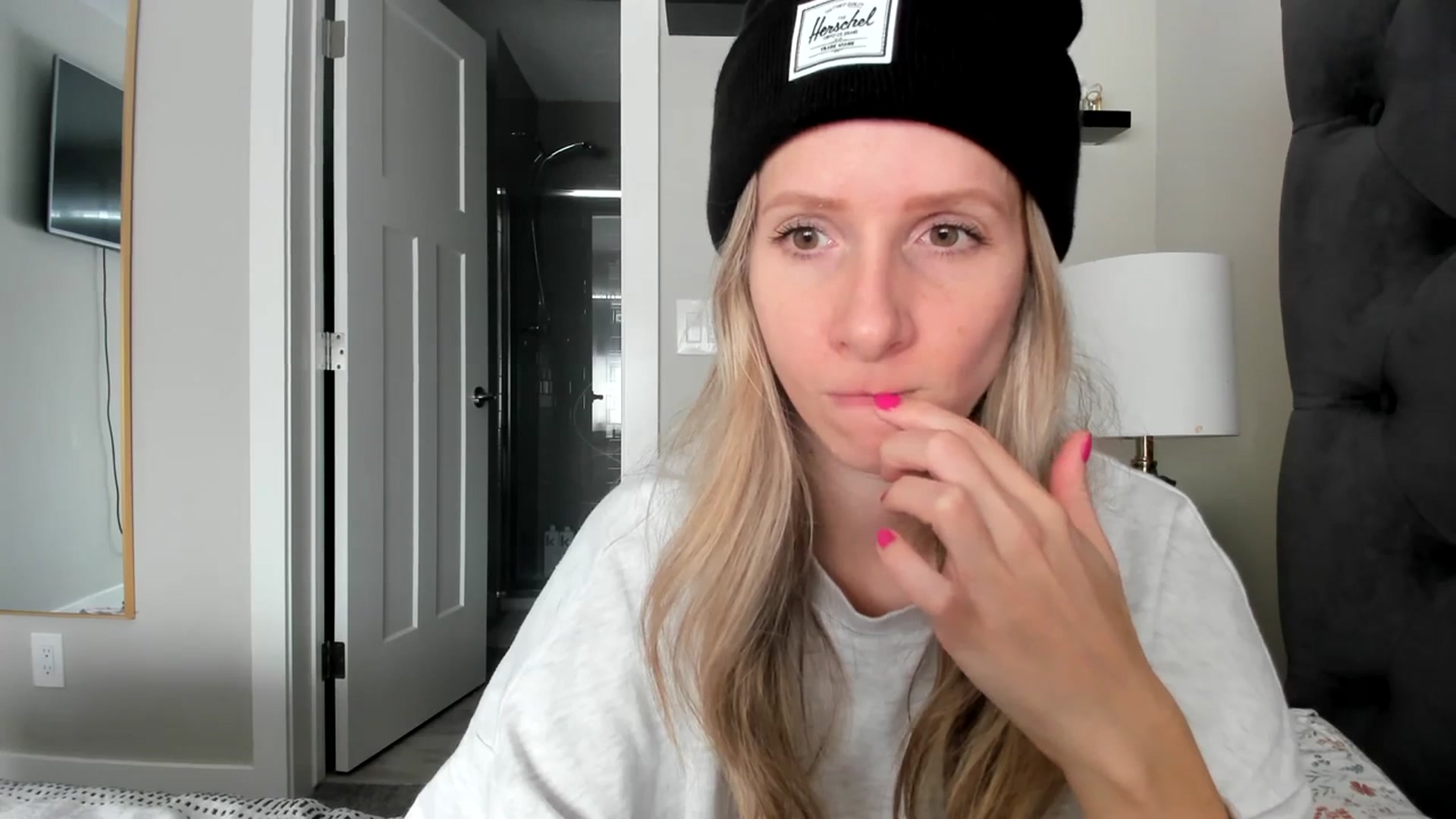 Gallery image thumbnail from Lucylux1's myfreecams stream on, 01/10/2024, 20:47 image 5 of 20