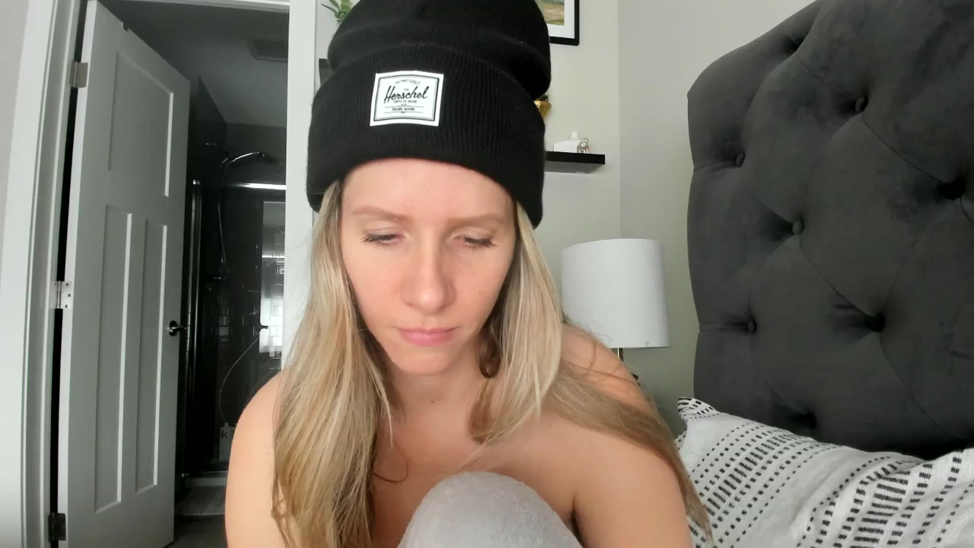 Gallery image thumbnail from Lucylux1's myfreecams stream on, 01/10/2024, 20:47 image 16 of 20