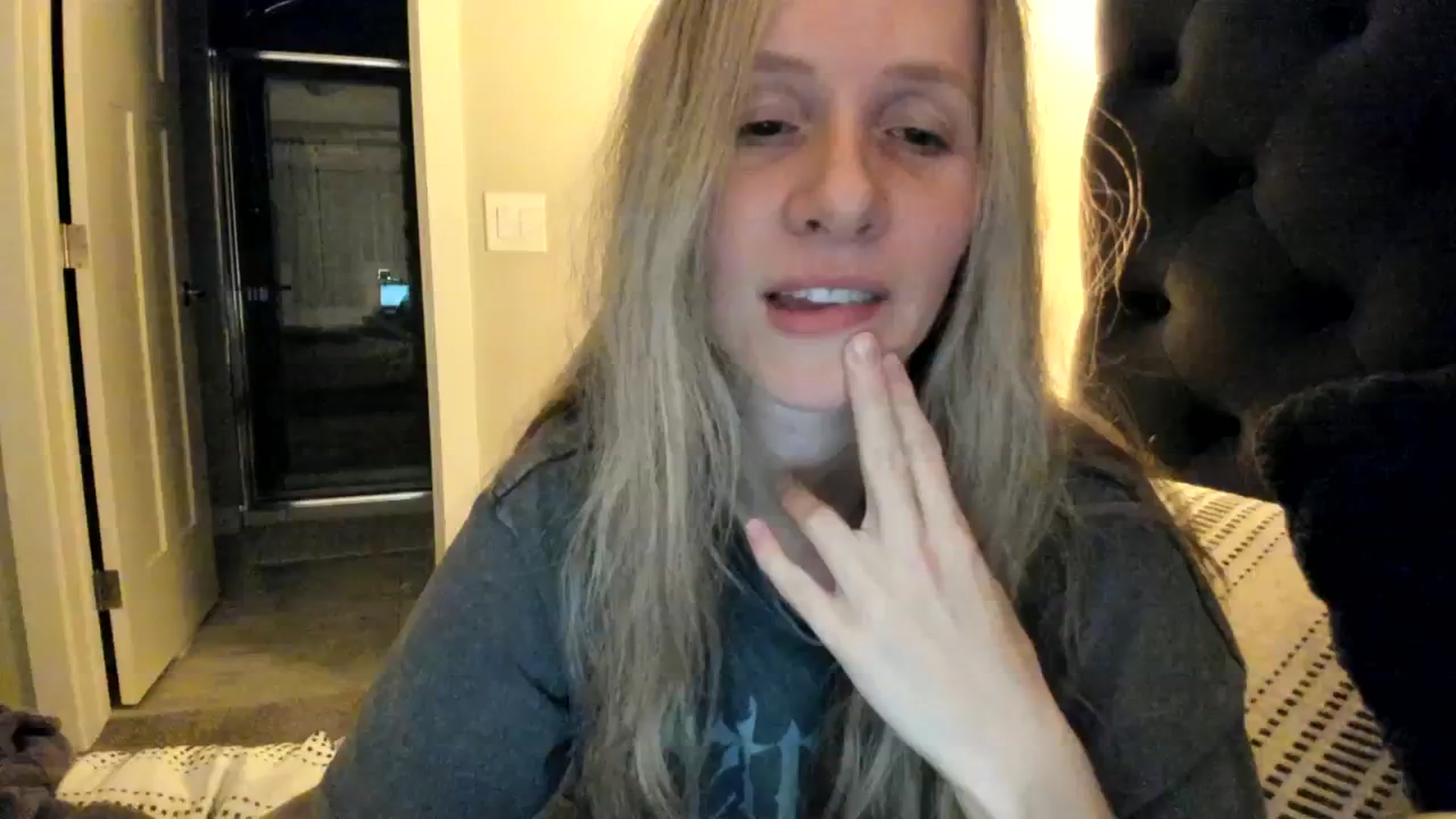 Gallery image thumbnail from Lucylux1's myfreecams stream on, 01/15/2024, 02:55 image 1 of 20