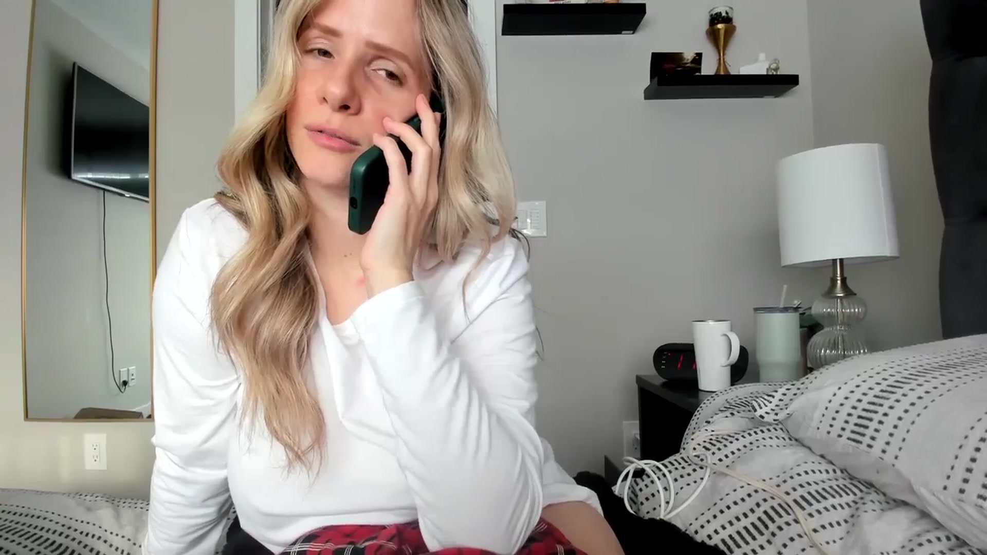 Gallery image thumbnail from Lucylux1's myfreecams stream on, 01/19/2024, 18:48 image 8 of 20