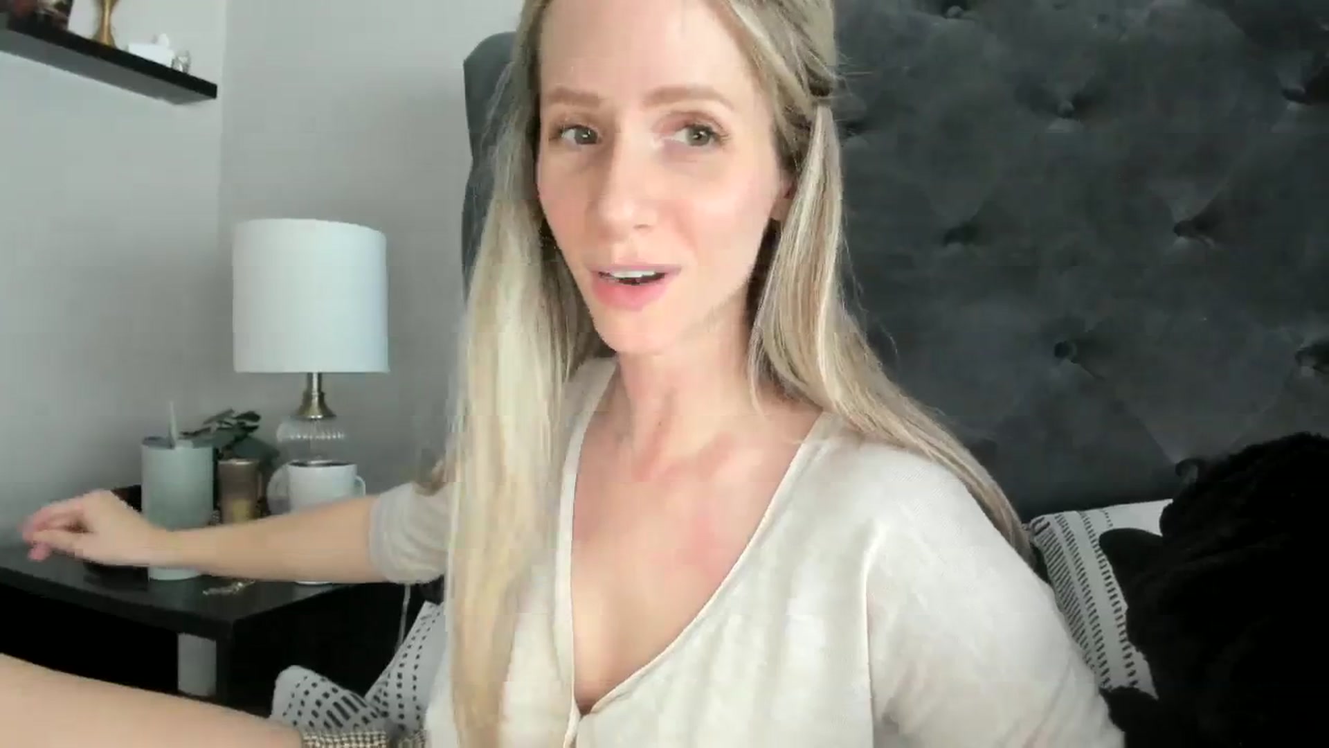 Gallery image thumbnail from Lucylux1's myfreecams stream on, 01/22/2024, 23:21 image 10 of 20