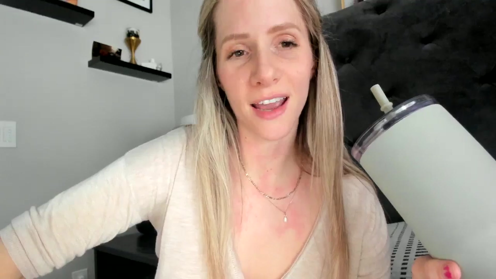 Gallery image thumbnail from Lucylux1's myfreecams stream on, 01/22/2024, 23:21 image 9 of 20