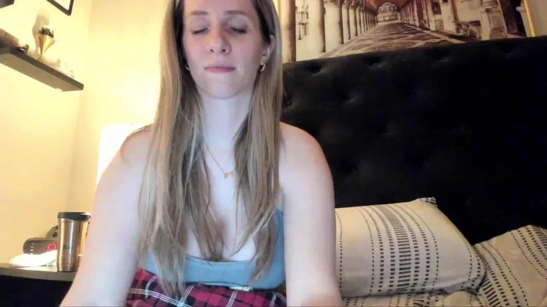 Gallery image thumbnail from Lucylux1's myfreecams stream on, 01/24/2024, 03:56 image 10 of 20