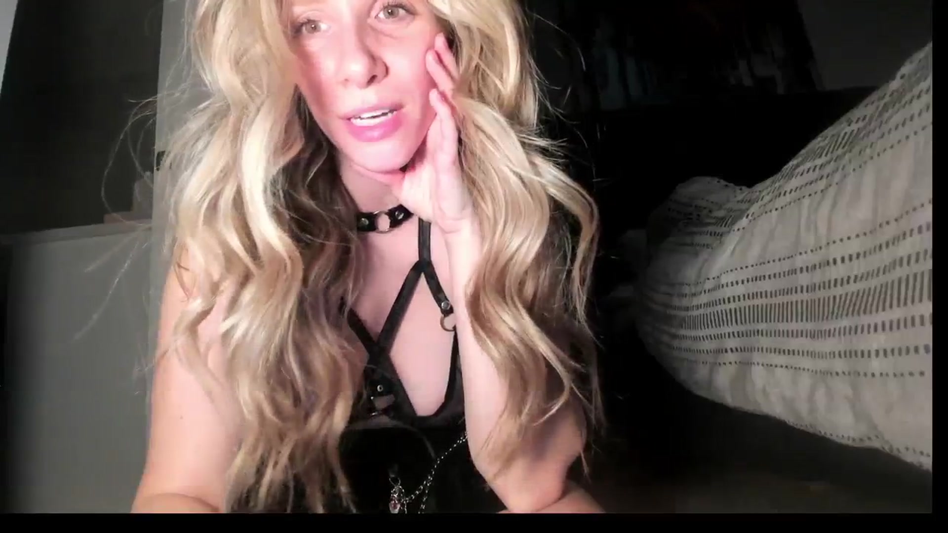 Gallery image thumbnail from Lucylux1's myfreecams stream on, 01/31/2024, 03:38 image 20 of 20