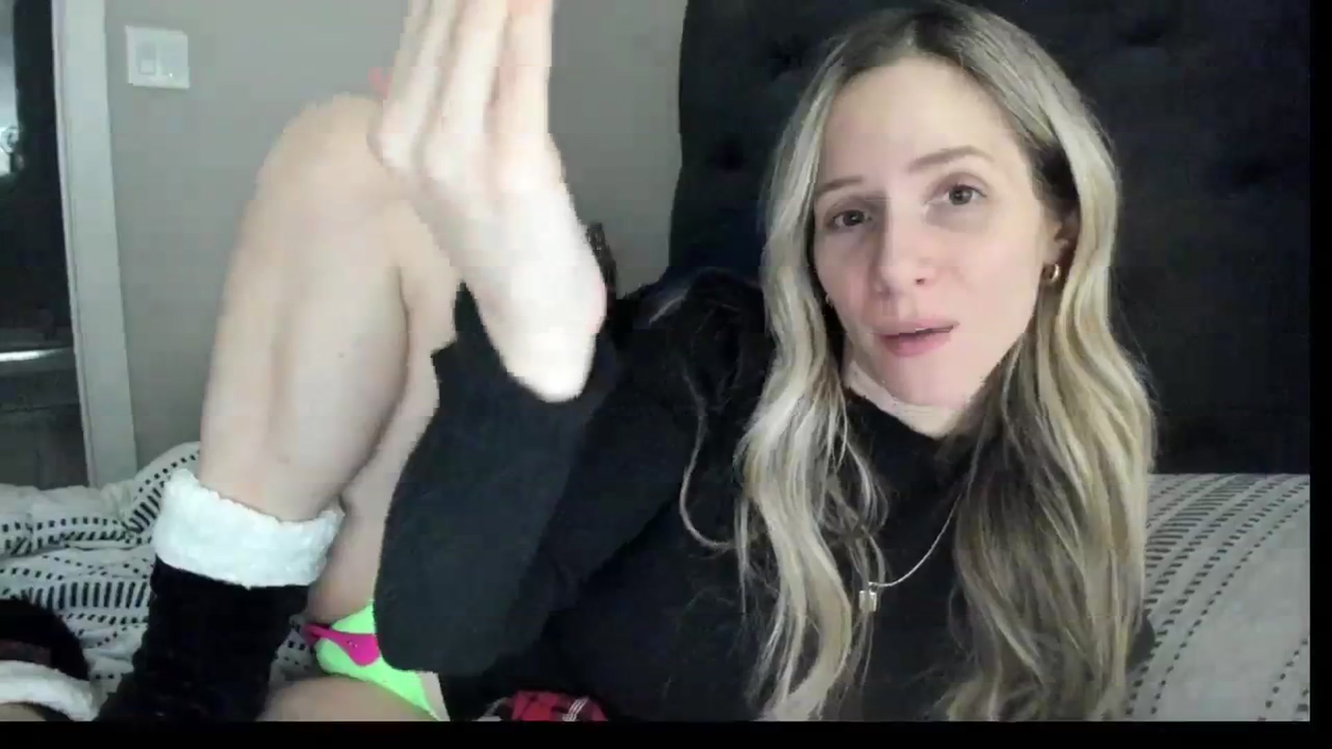 Gallery image thumbnail from Lucylux1's myfreecams stream on, 02/05/2024, 04:42 image 6 of 20