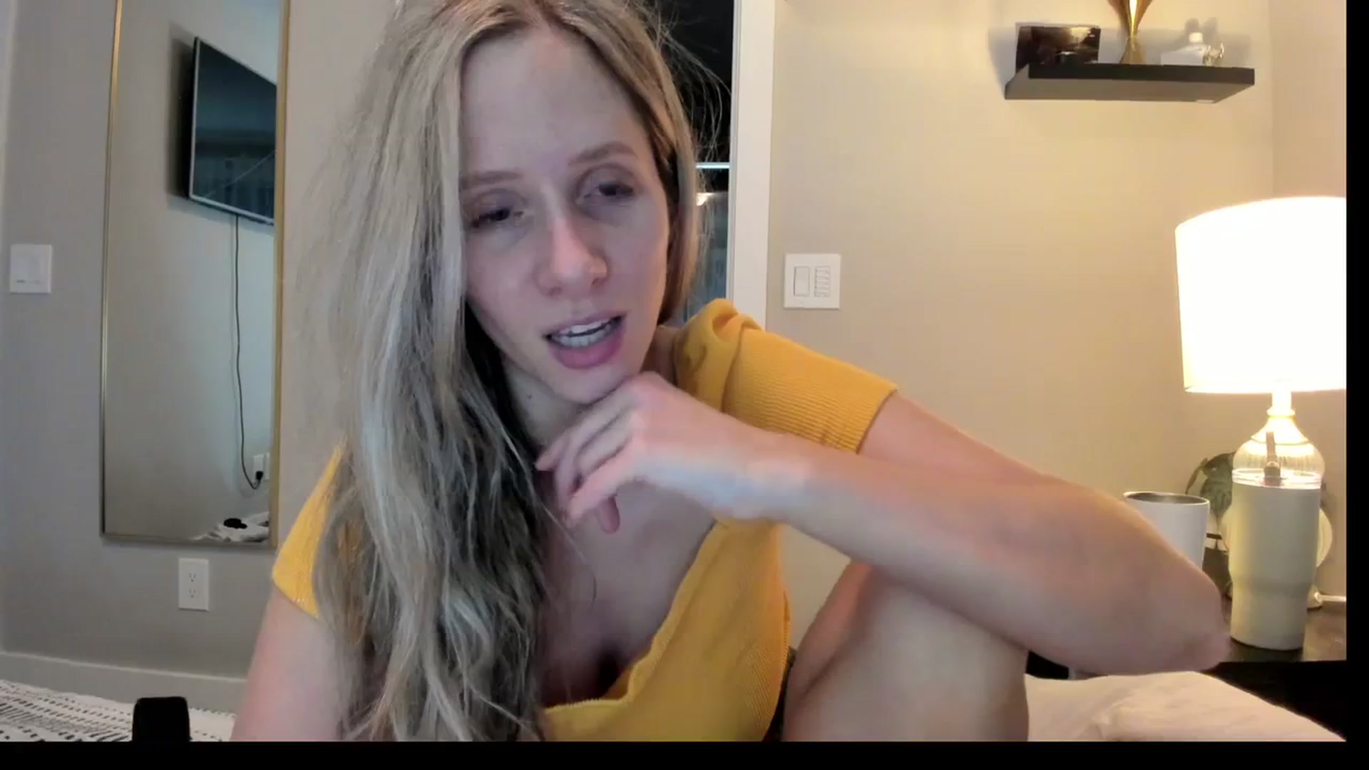 Gallery image thumbnail from Lucylux1's myfreecams stream on, 02/13/2024, 04:13 image 18 of 20