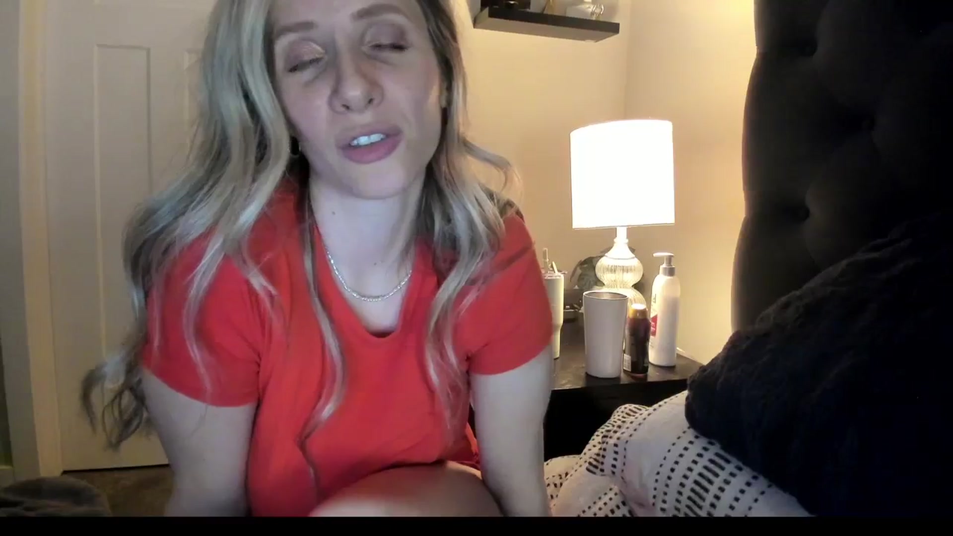 Gallery image thumbnail from Lucylux1's myfreecams stream on, 02/20/2024, 04:33 image 9 of 20