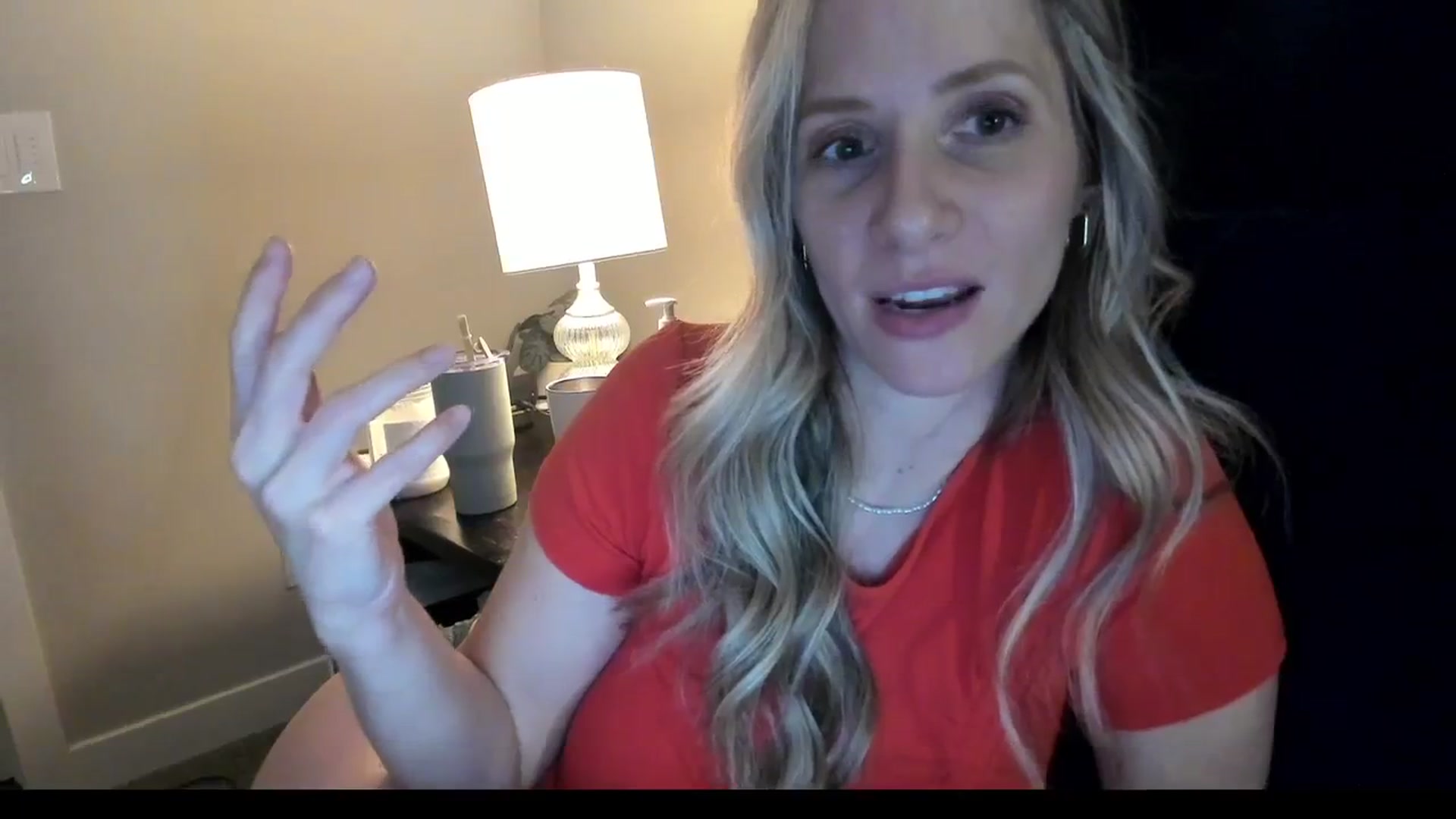 Gallery image thumbnail from Lucylux1's myfreecams stream on, 02/20/2024, 04:33 image 11 of 20