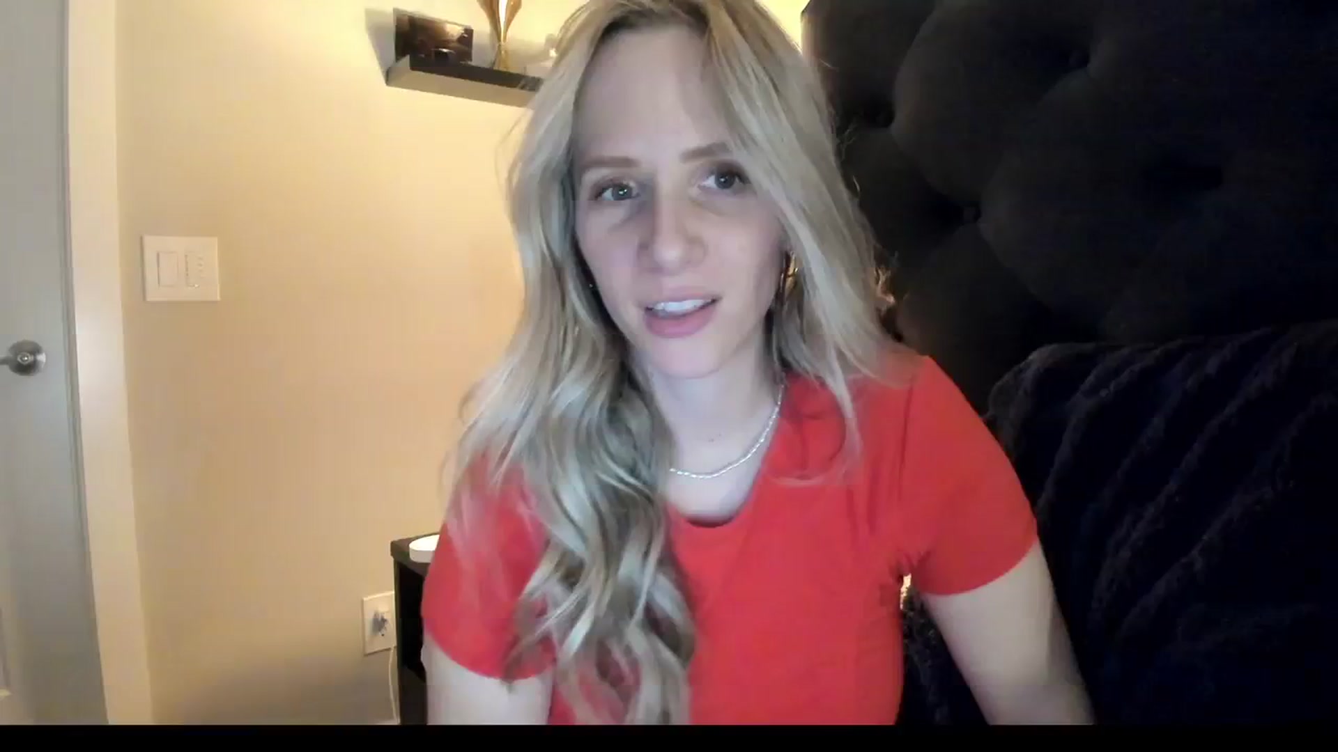 Gallery image thumbnail from Lucylux1's myfreecams stream on, 02/20/2024, 04:33 image 10 of 20